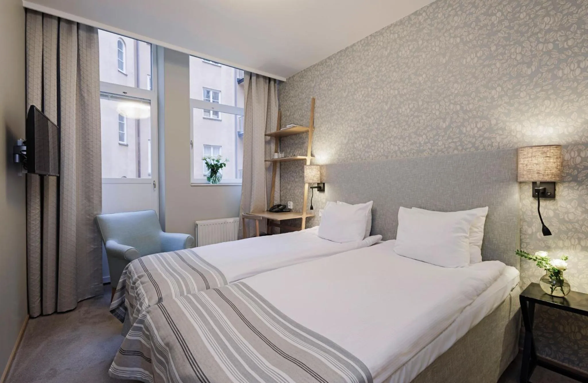 Photo of the whole room, Bed in Home Hotel Wellington