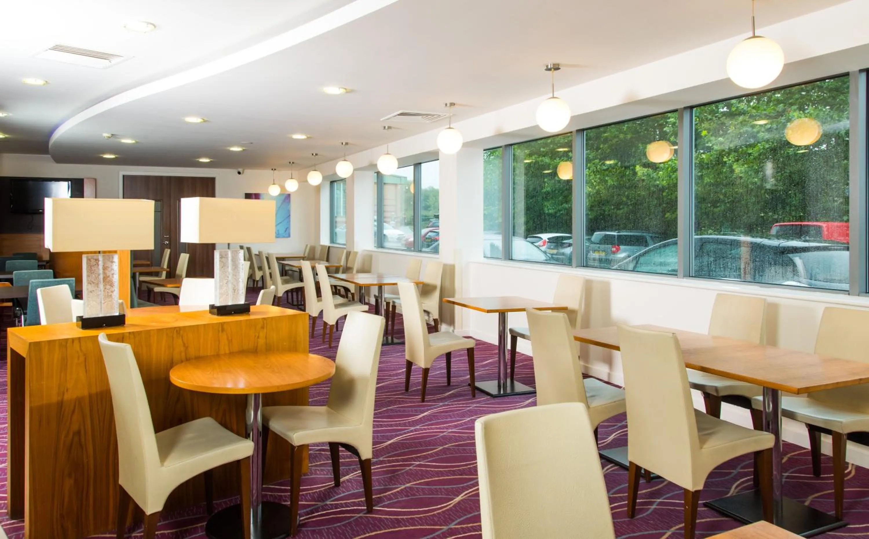 Restaurant/places to eat in Holiday Inn Express Tamworth by IHG