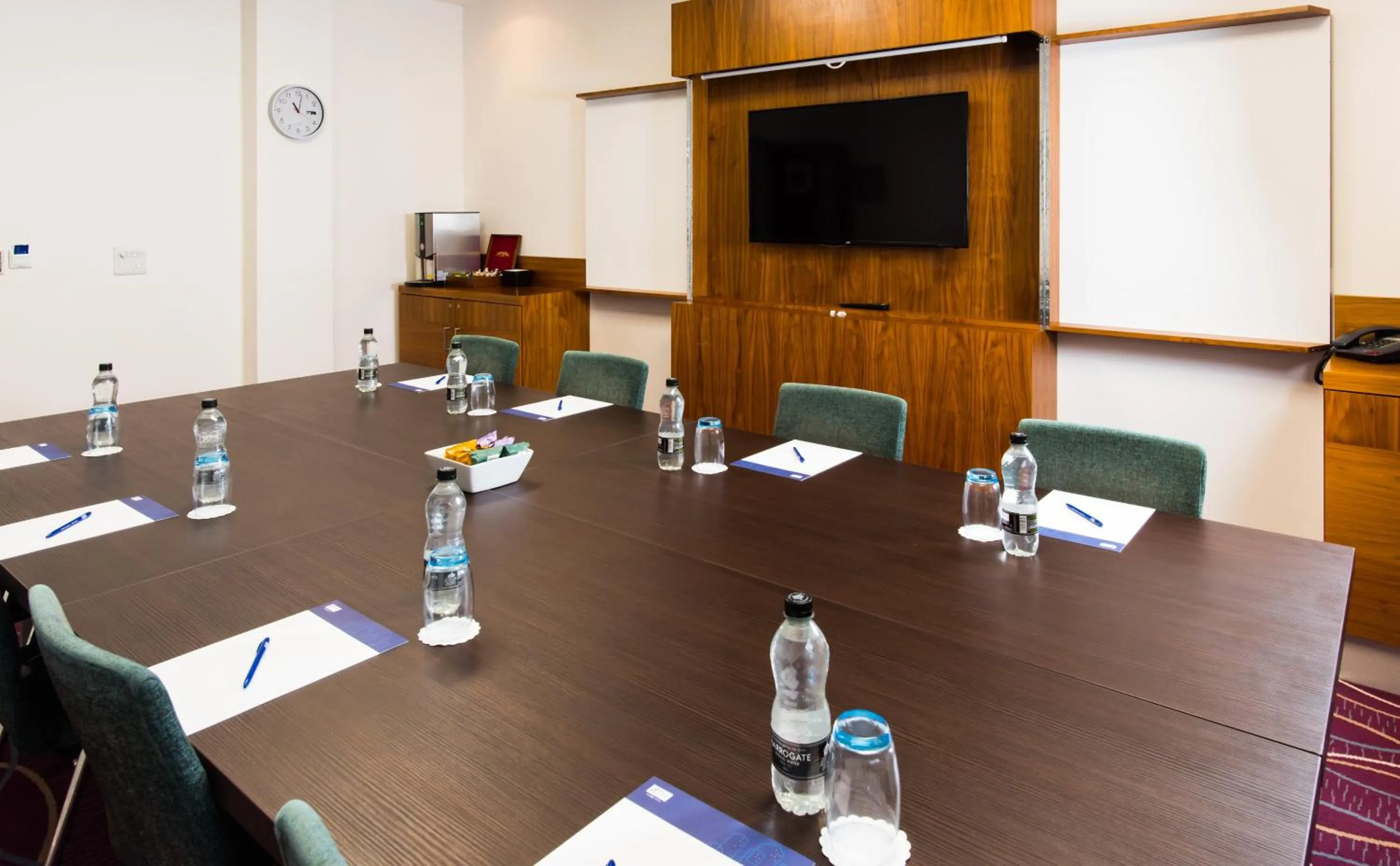 Meeting/conference room in Holiday Inn Express Tamworth by IHG