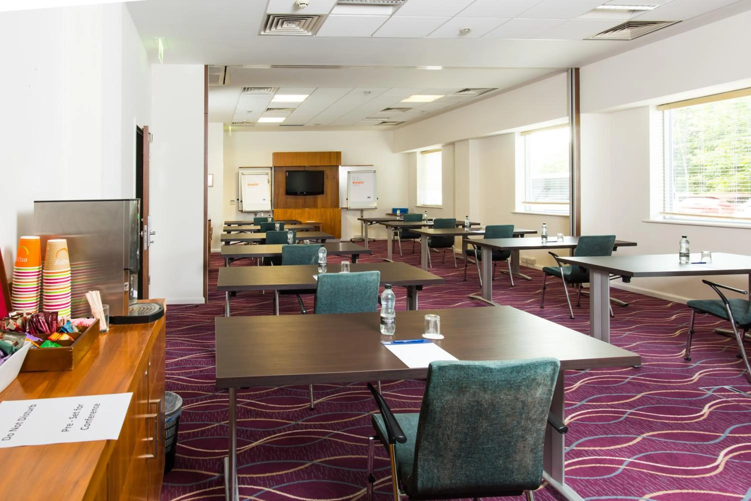 Meeting/conference room in Holiday Inn Express Tamworth by IHG