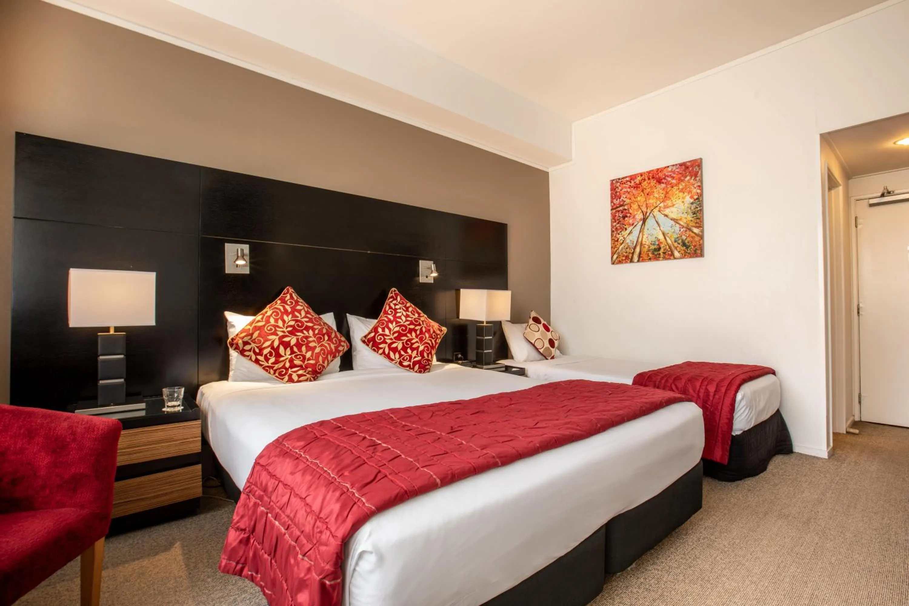 Bed in Mercure Wellington Abel Tasman