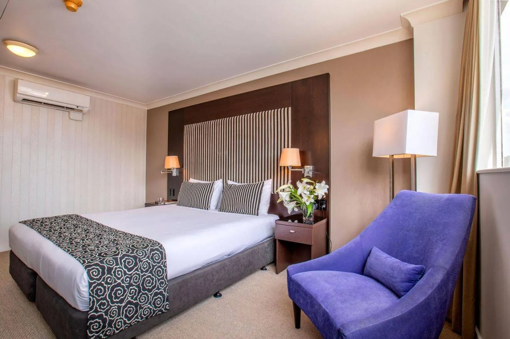 Guests, Bed in Mercure Wellington Abel Tasman