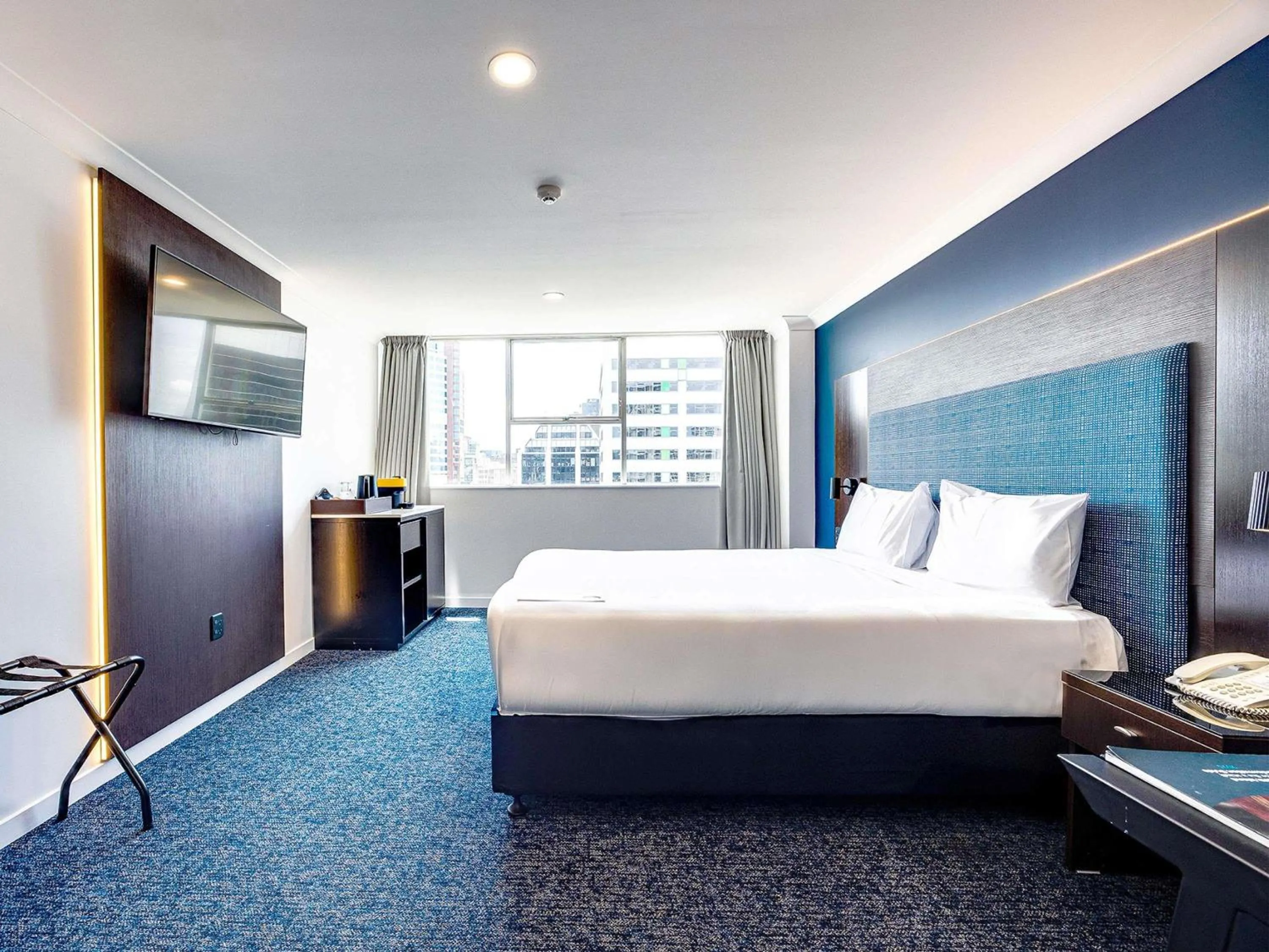 Bedroom, Bed in Mercure Wellington Abel Tasman