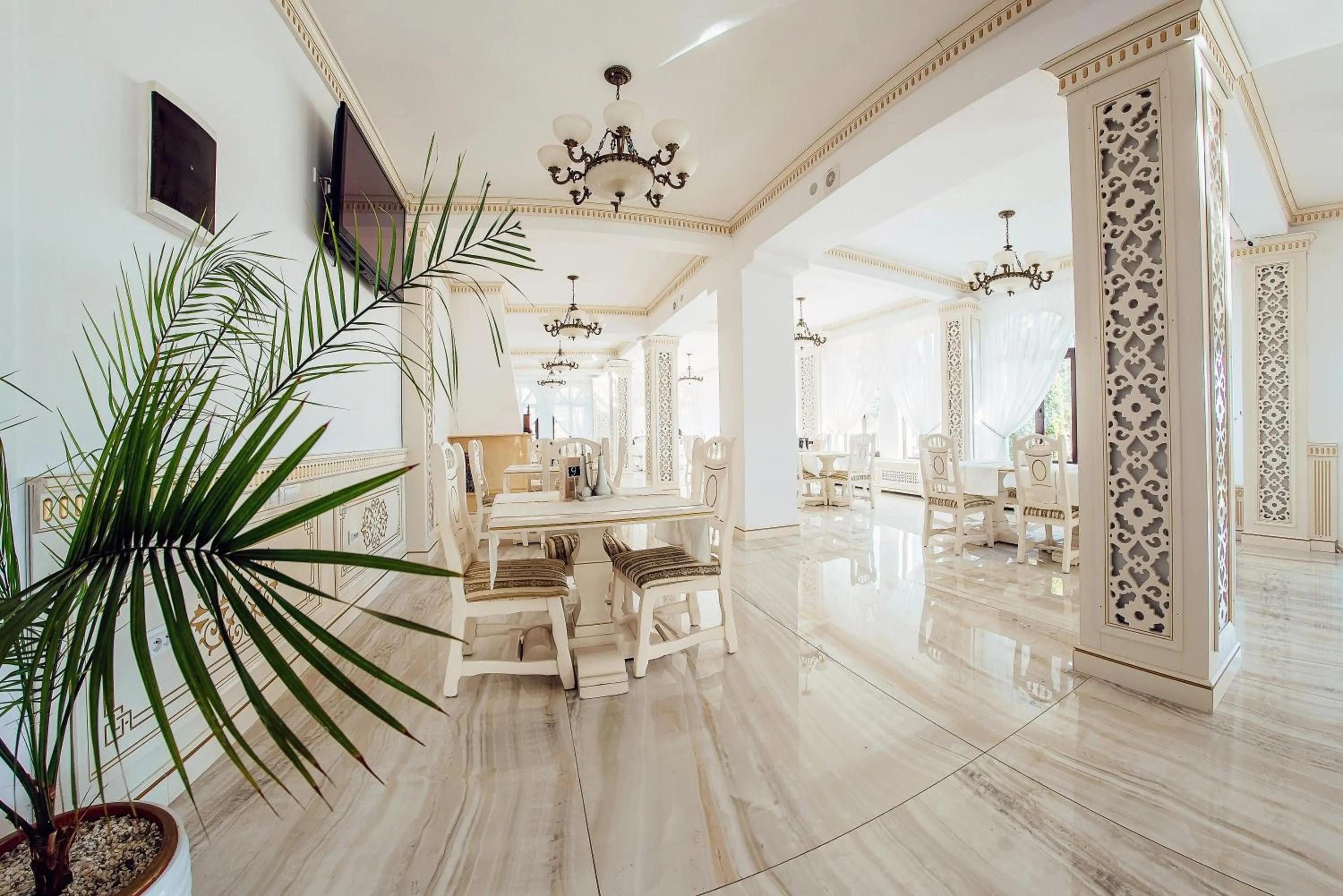 Restaurant/places to eat in Pension Elegance