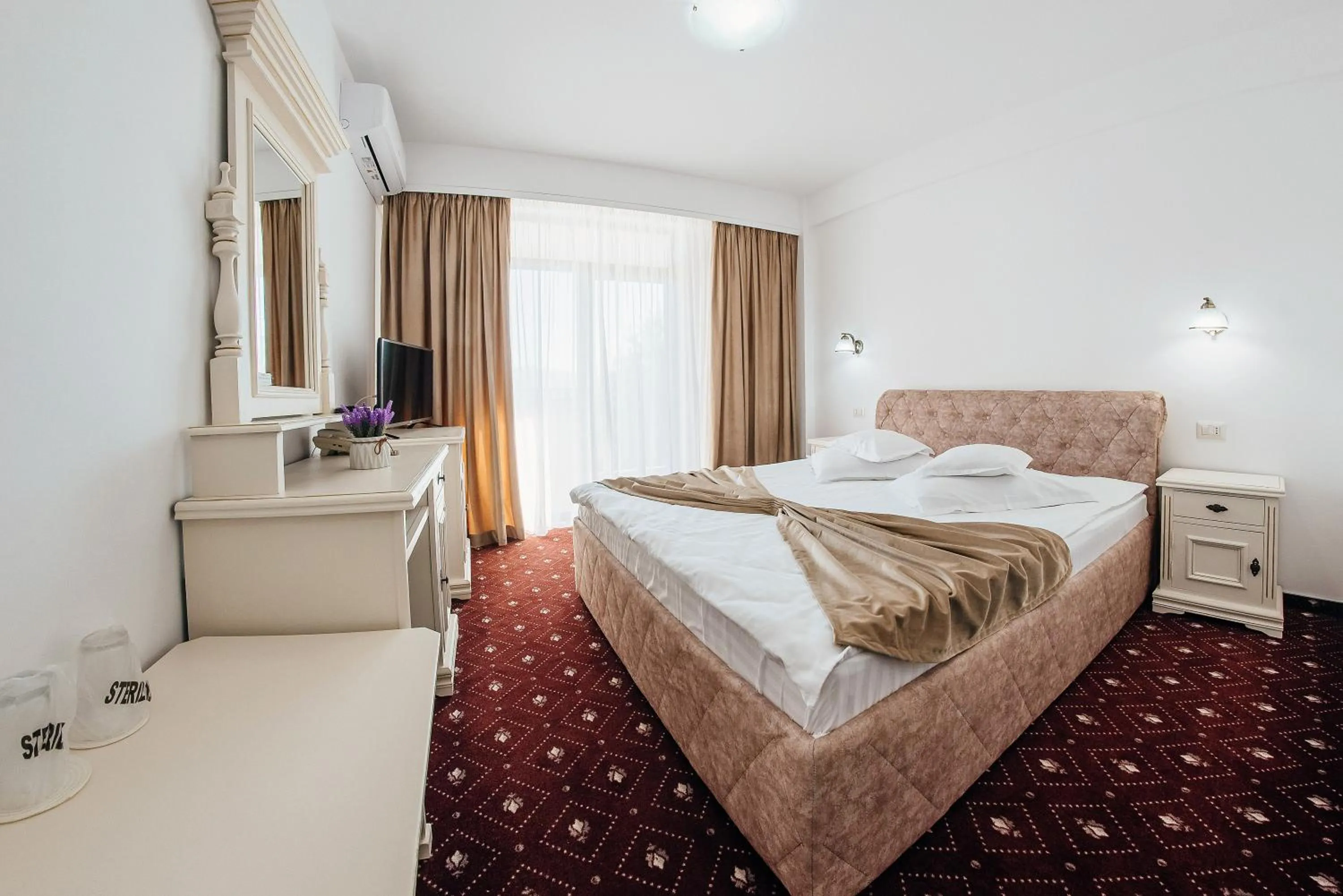 Bed in Pension Elegance