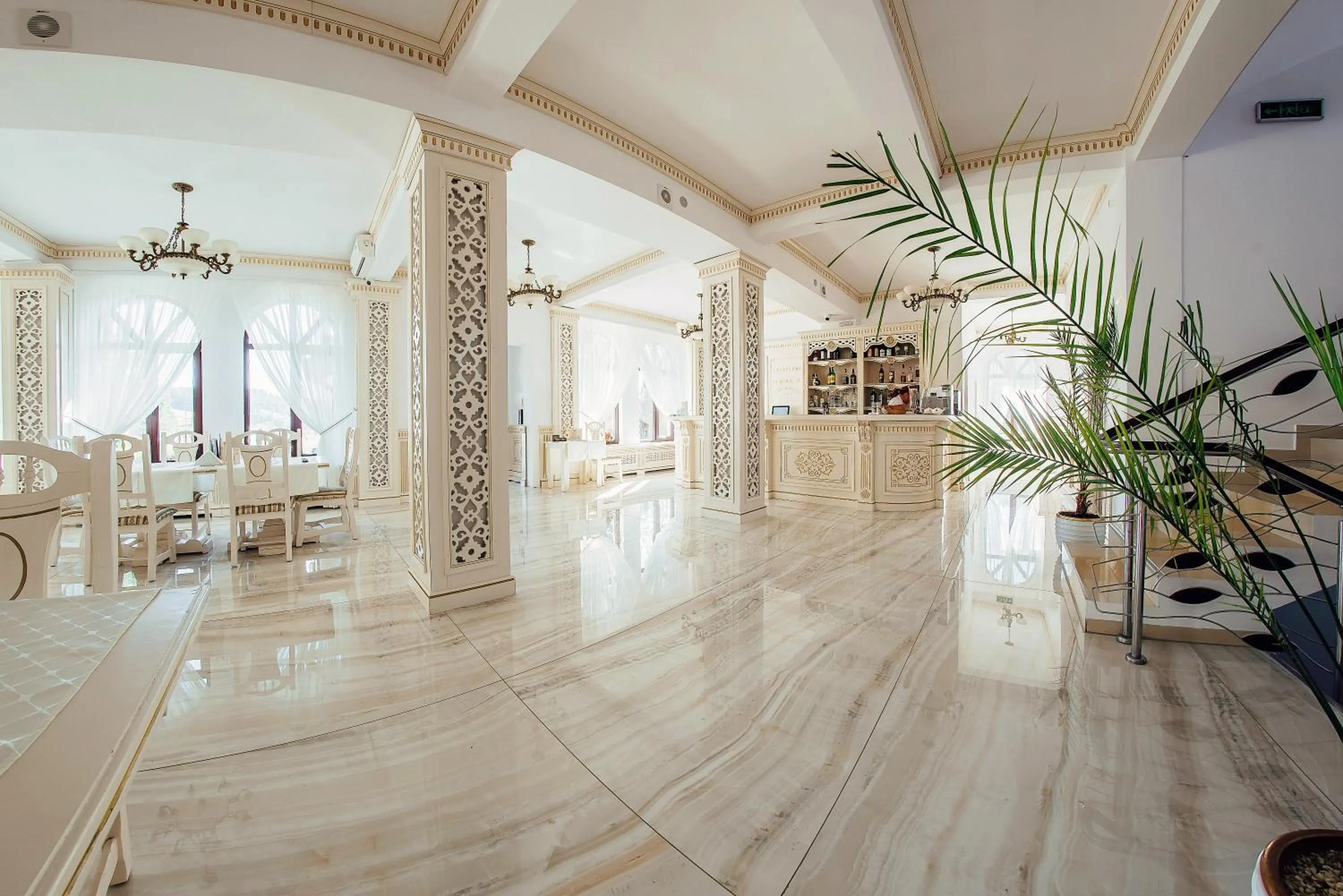 Restaurant/places to eat in Pension Elegance