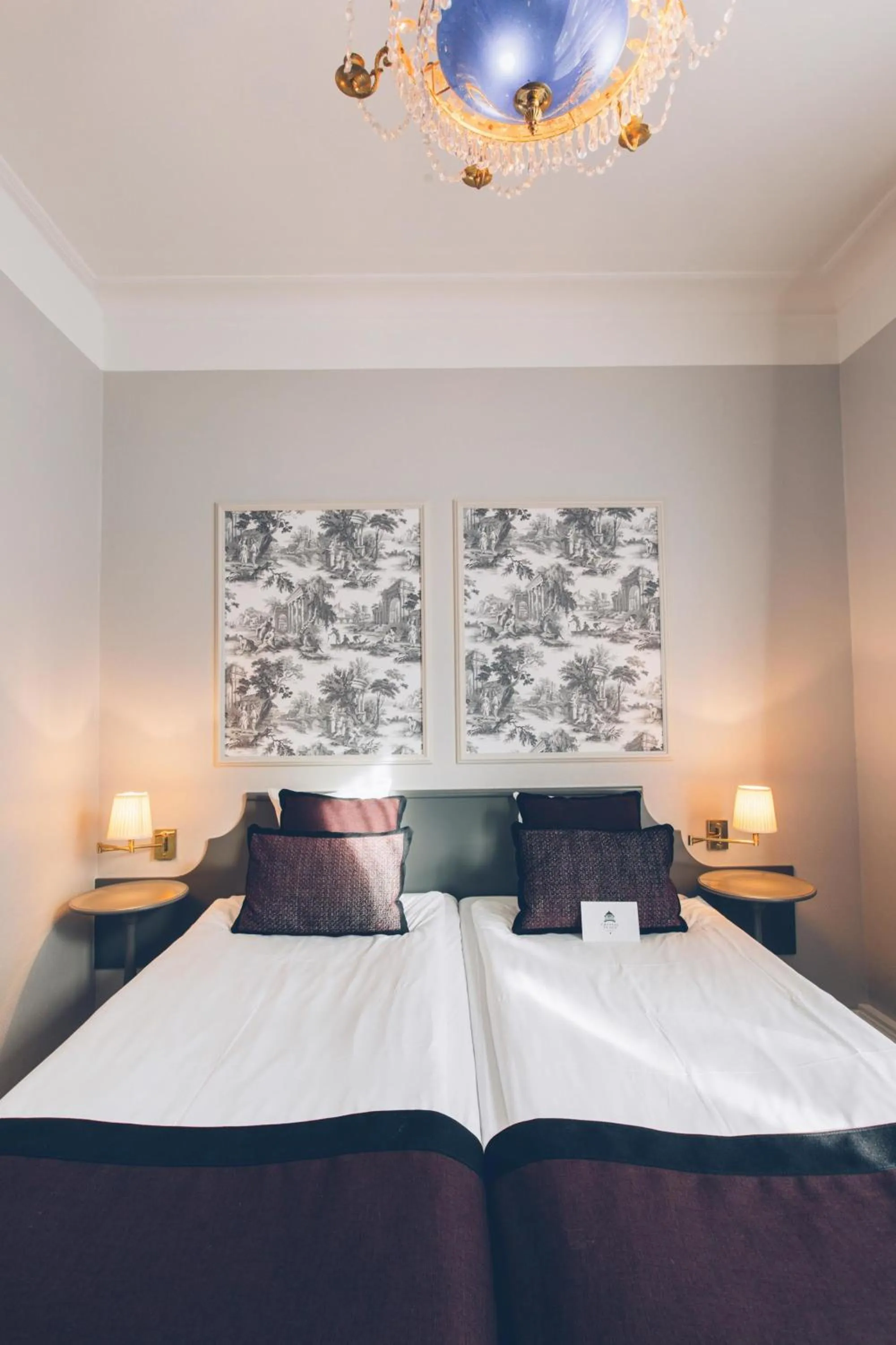 Bed in Crystal Plaza Hotel