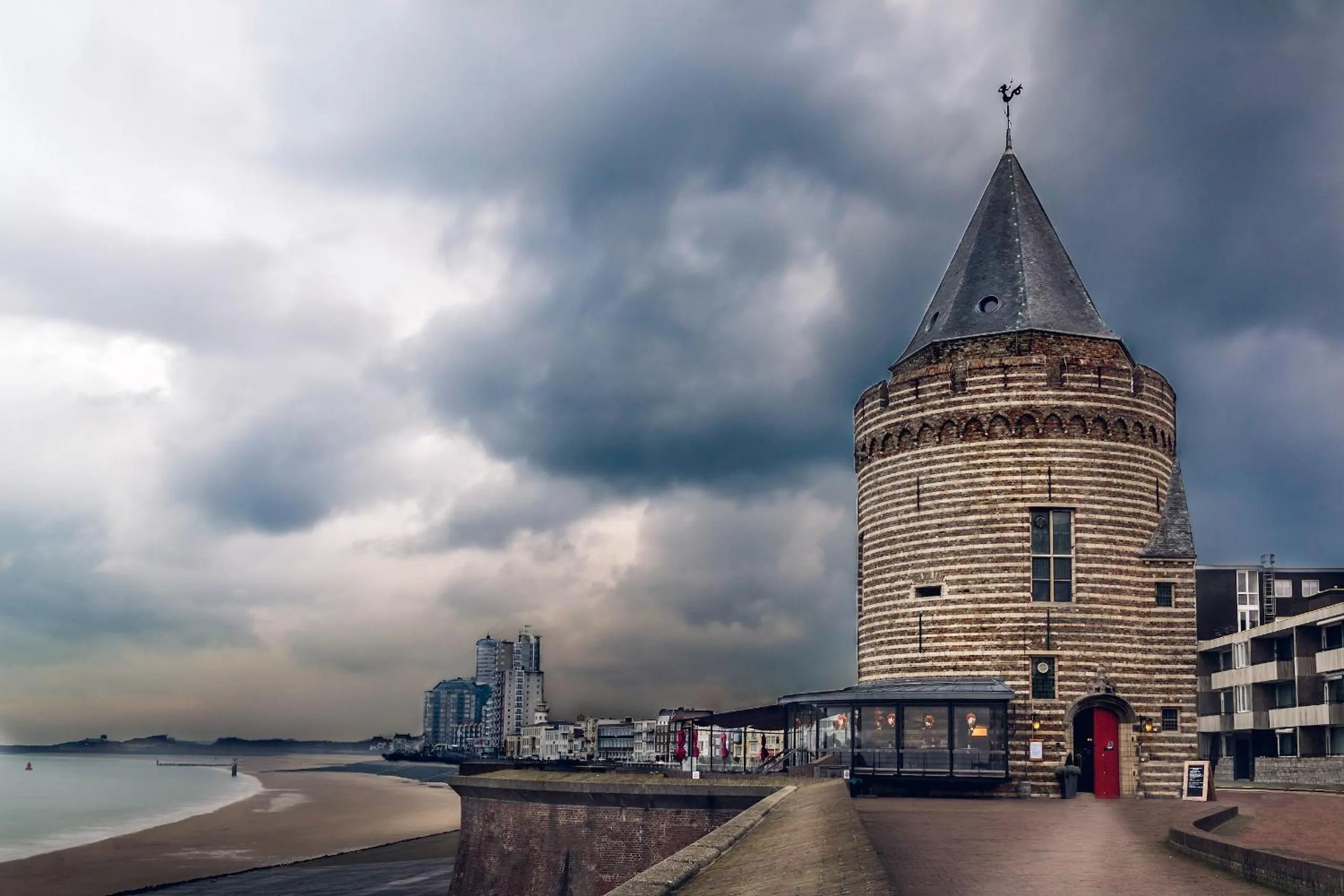 Property building in De Gevangentoren Suite