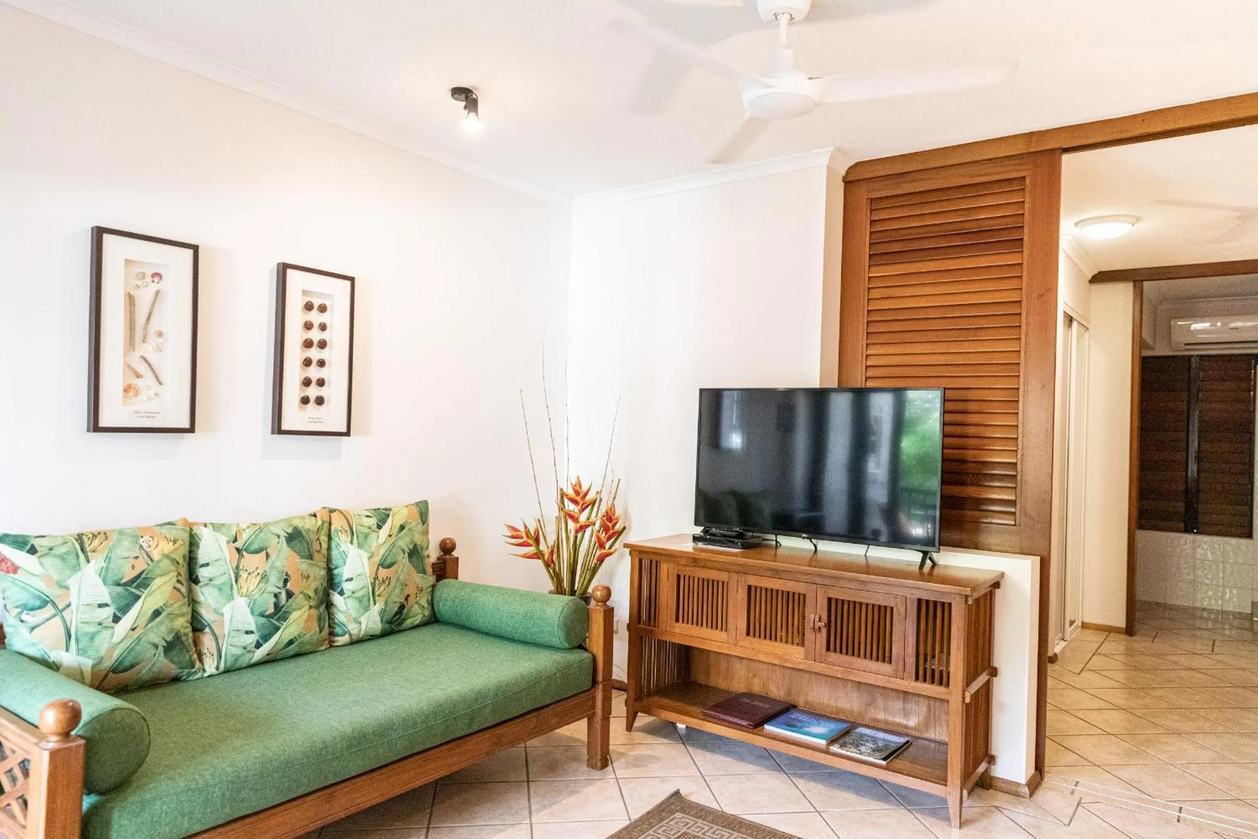 Living room in Hibiscus Resort & Spa - Official Onsite Reception & Check In