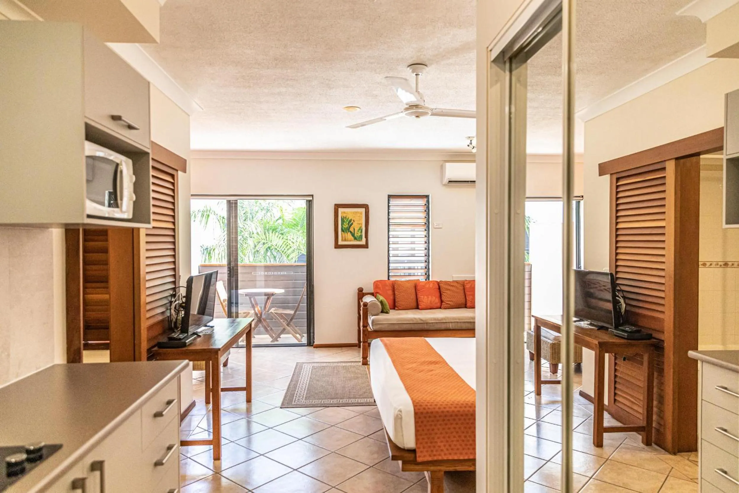 TV and multimedia in Hibiscus Resort & Spa - Official Onsite Reception & Check In