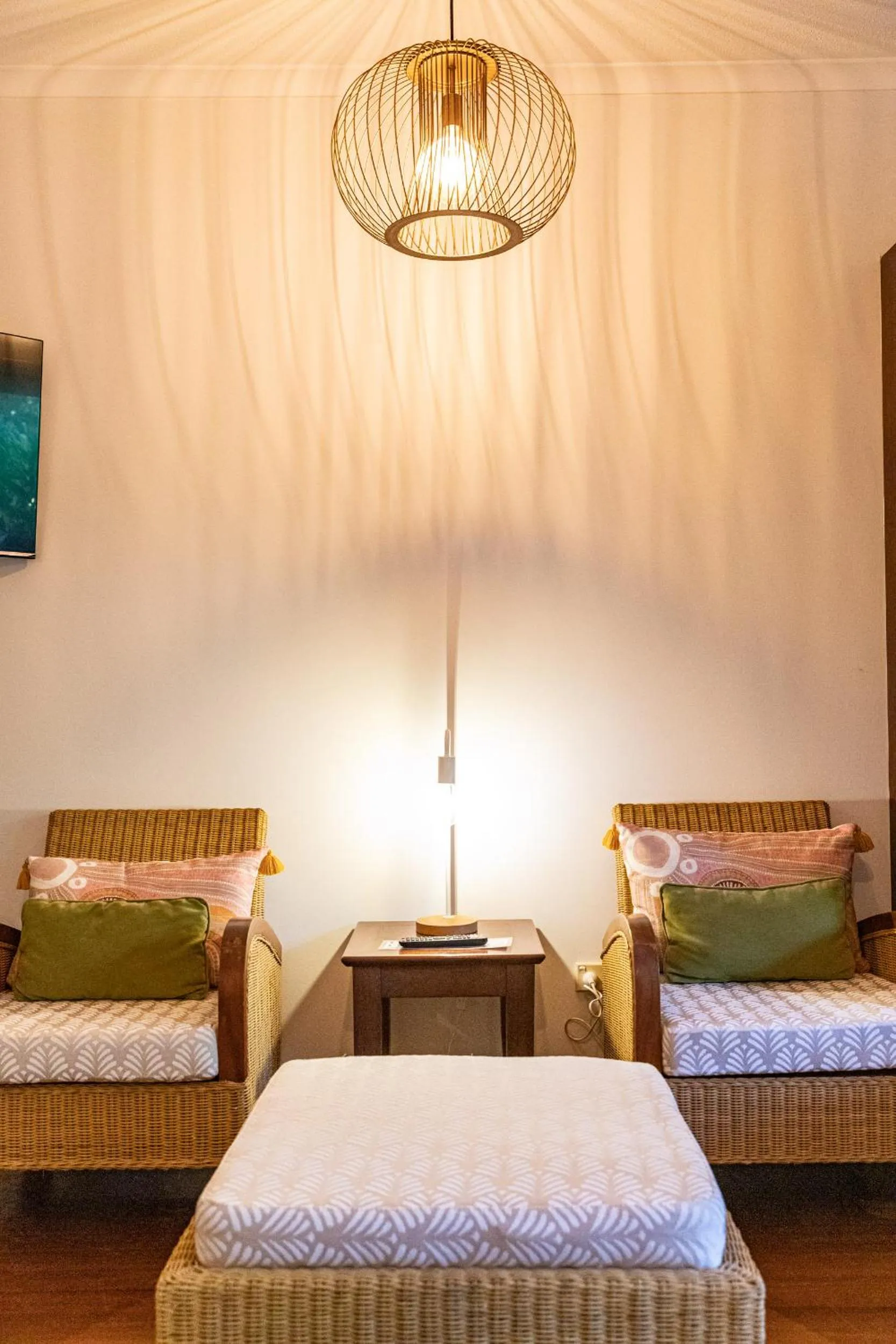 Seating area, Bed in Hibiscus Resort & Spa - Official Onsite Reception & Check In