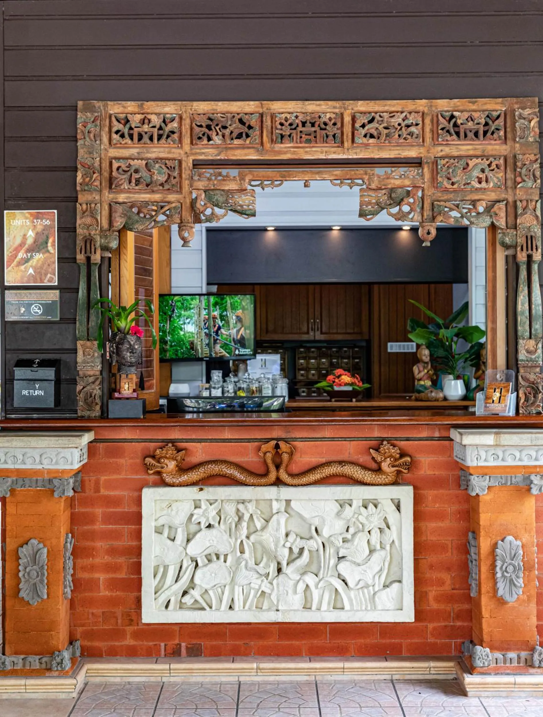 Lobby or reception in Hibiscus Resort & Spa - Official Onsite Reception & Check In