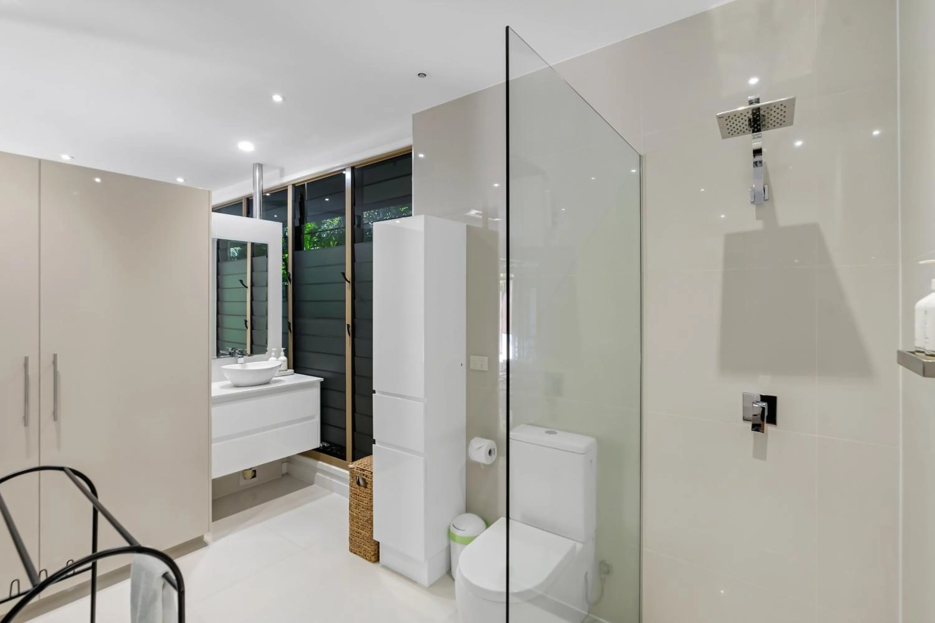 Shower in Sanctuary Palm Cove