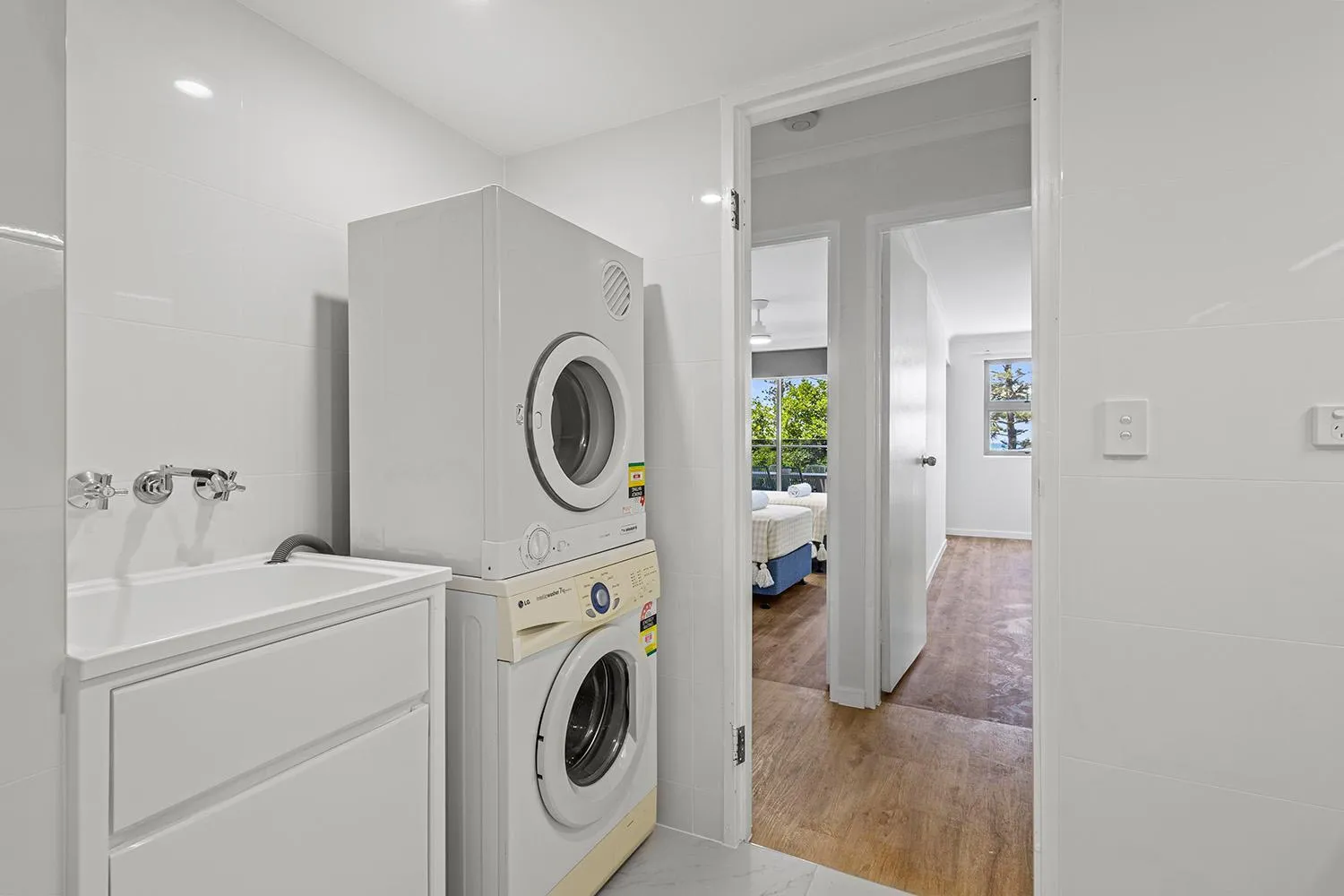 washing machine in Malibu Apartments