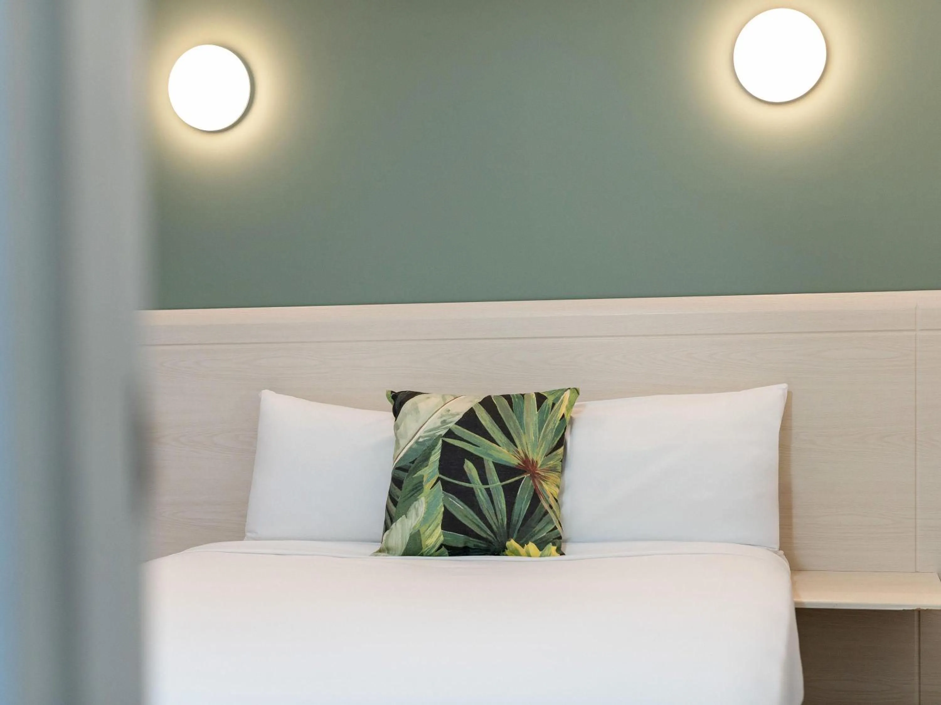 Bedroom, Bed in Mercure Wellington Central City Hotel and Apartments