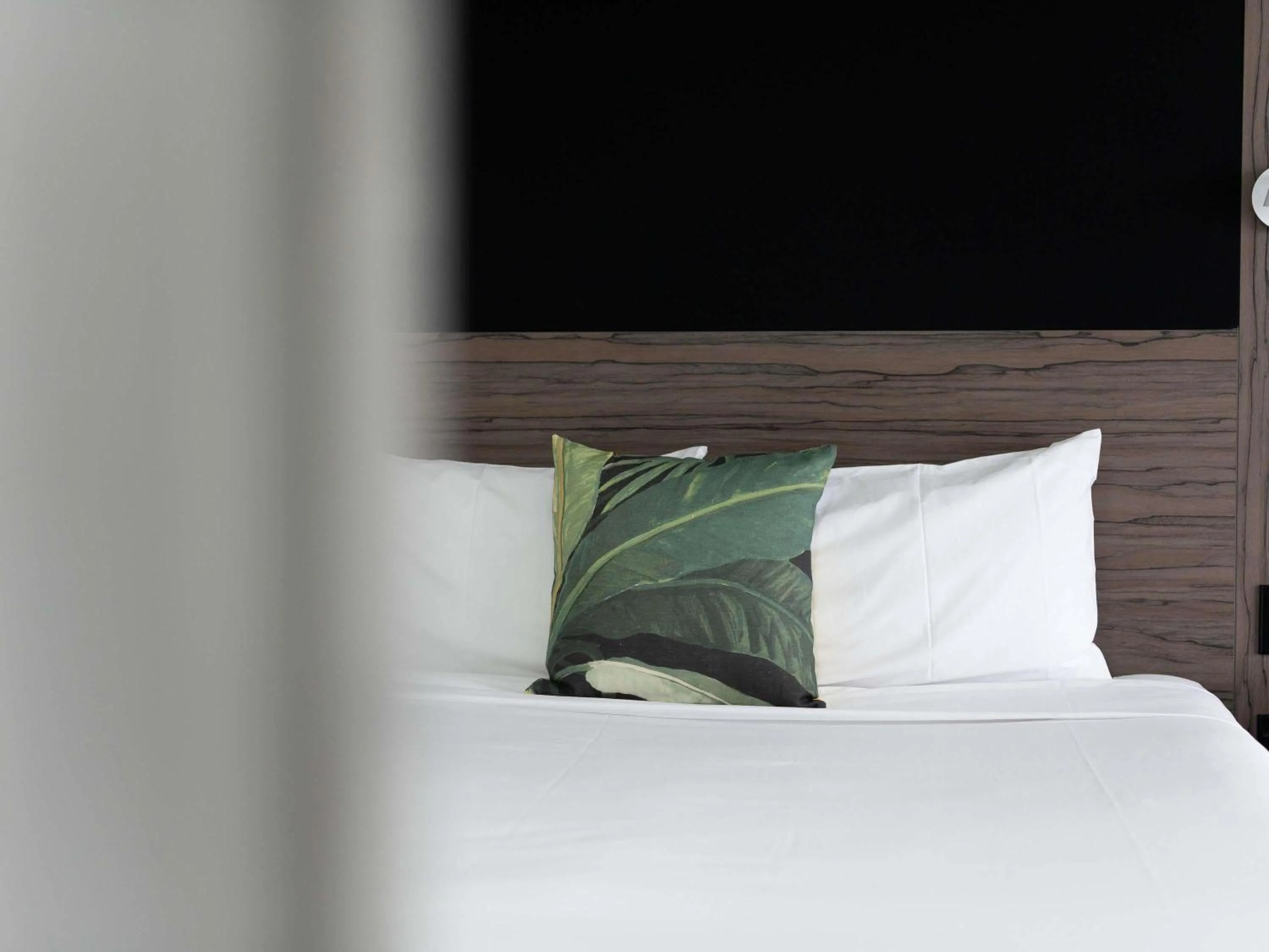 Bedroom, Bed in Mercure Wellington Central City Hotel and Apartments