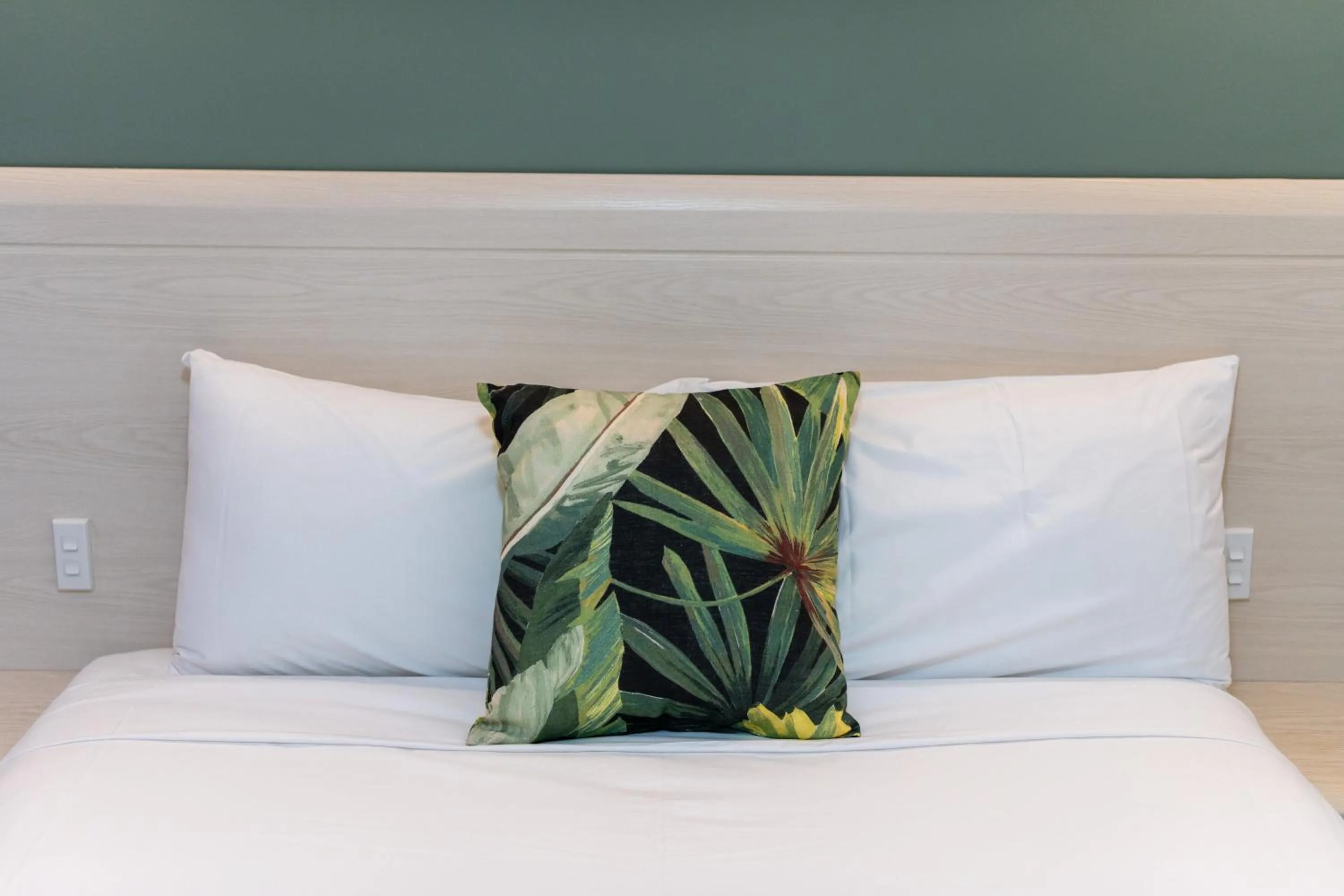 Bedroom, Bed in Mercure Wellington Central City Hotel and Apartments