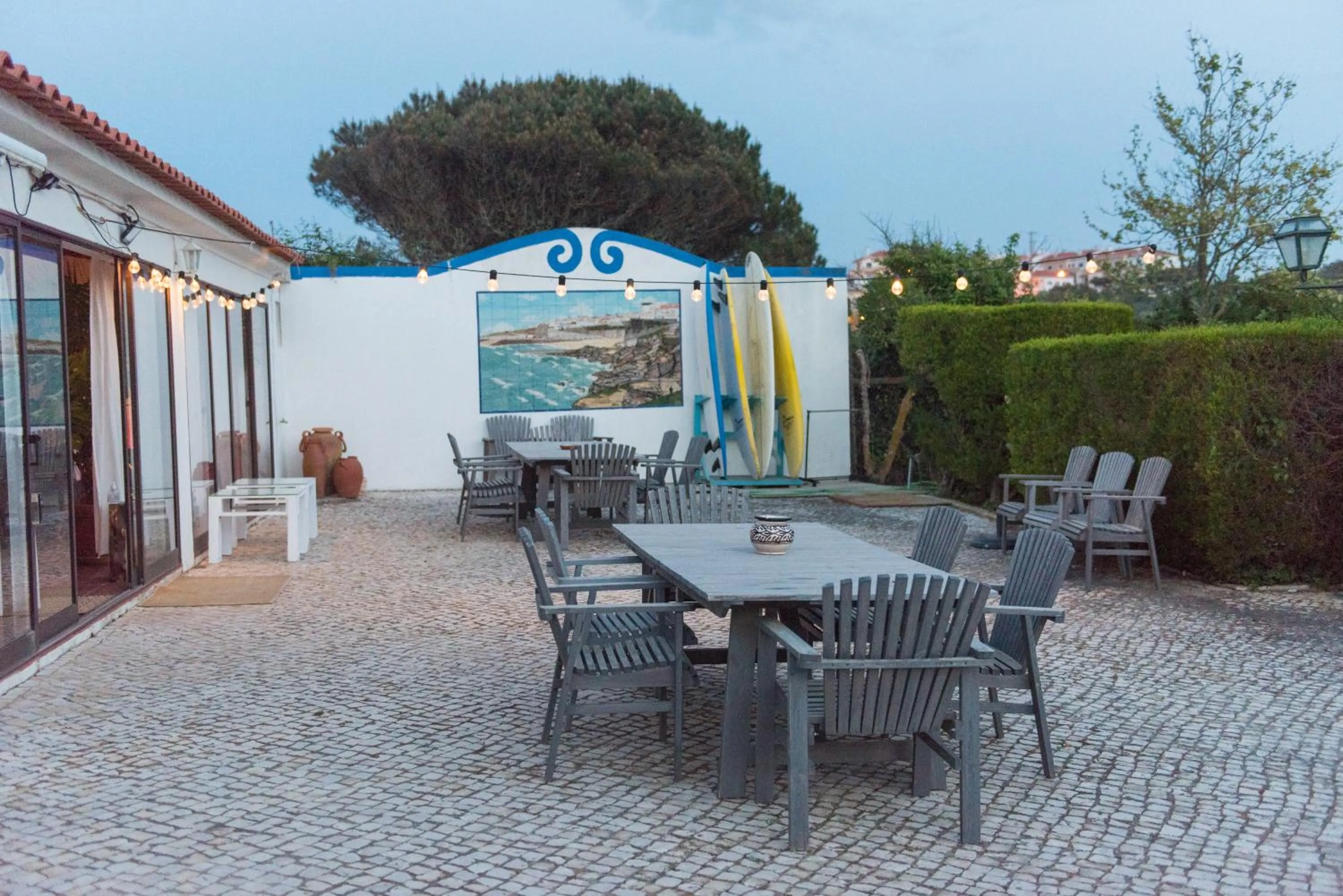 Patio in Surf Vilas by Laneez Ericeira