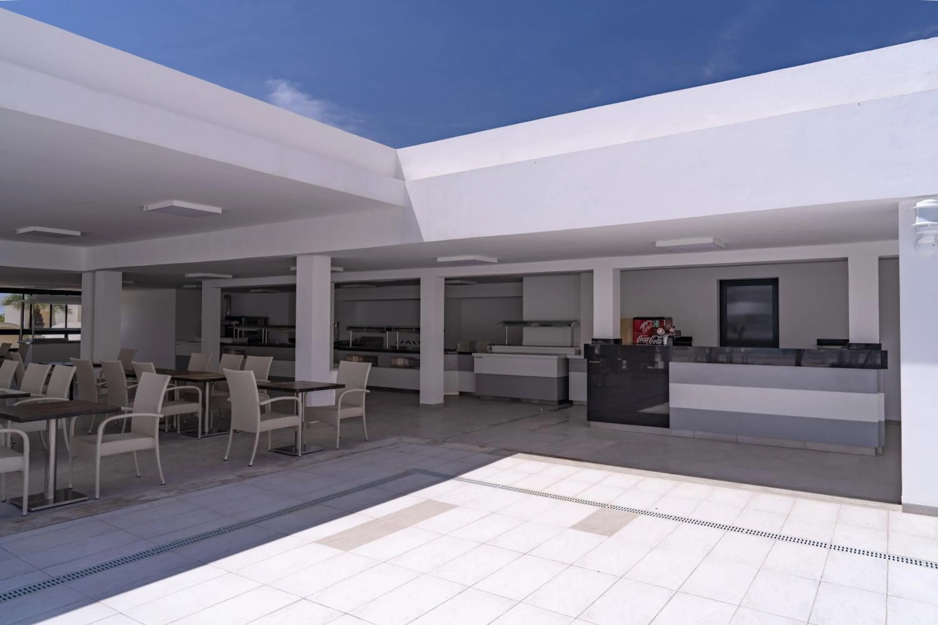 Restaurant/places to eat in Dar Khayam