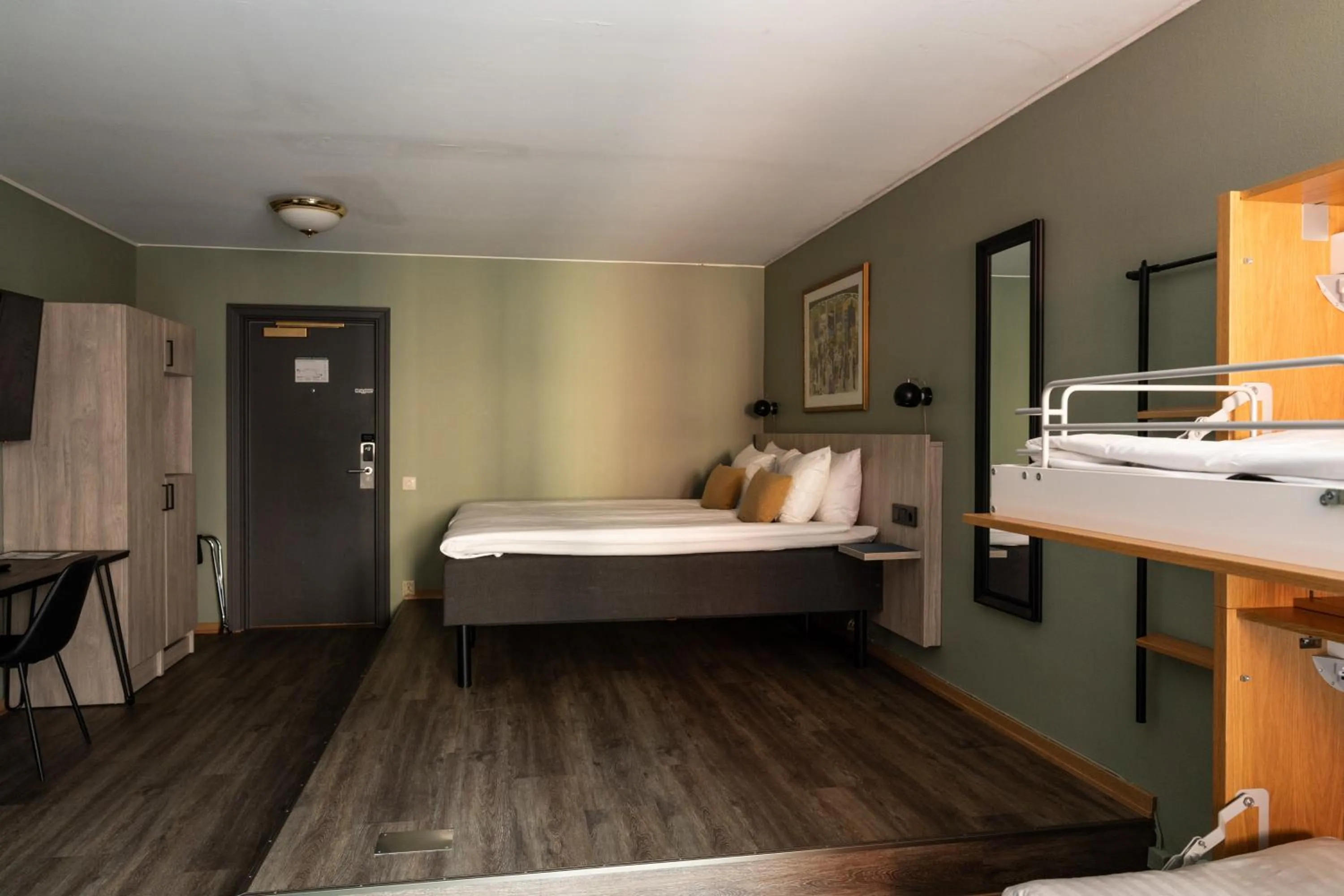 Property building, Bed in Best Western Kom Hotel Stockholm