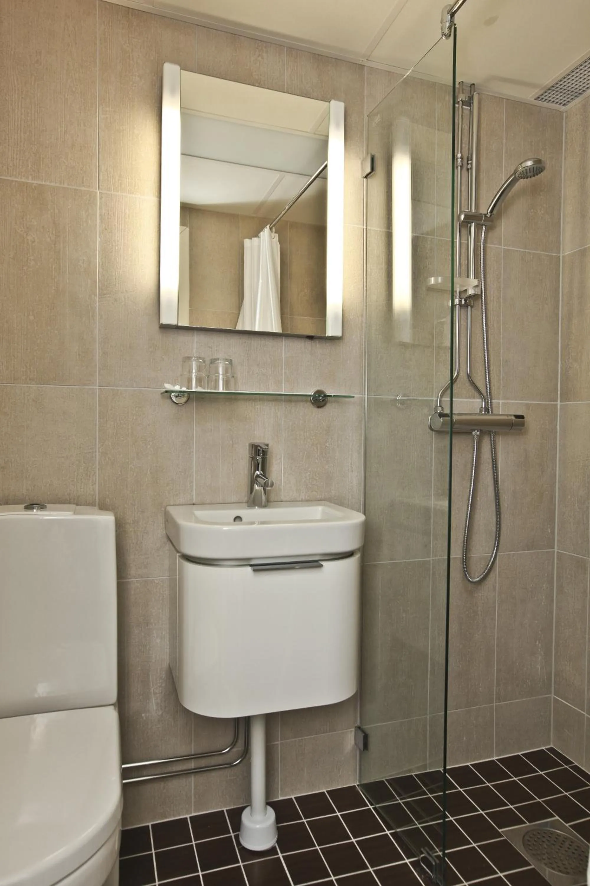 Shower in Best Western Kom Hotel Stockholm