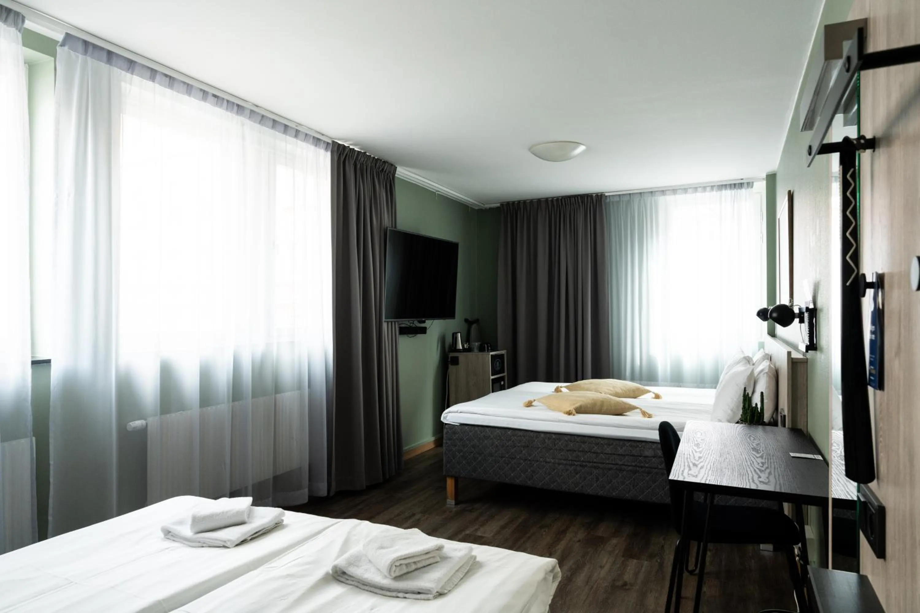 Property building, Bed in Best Western Kom Hotel Stockholm