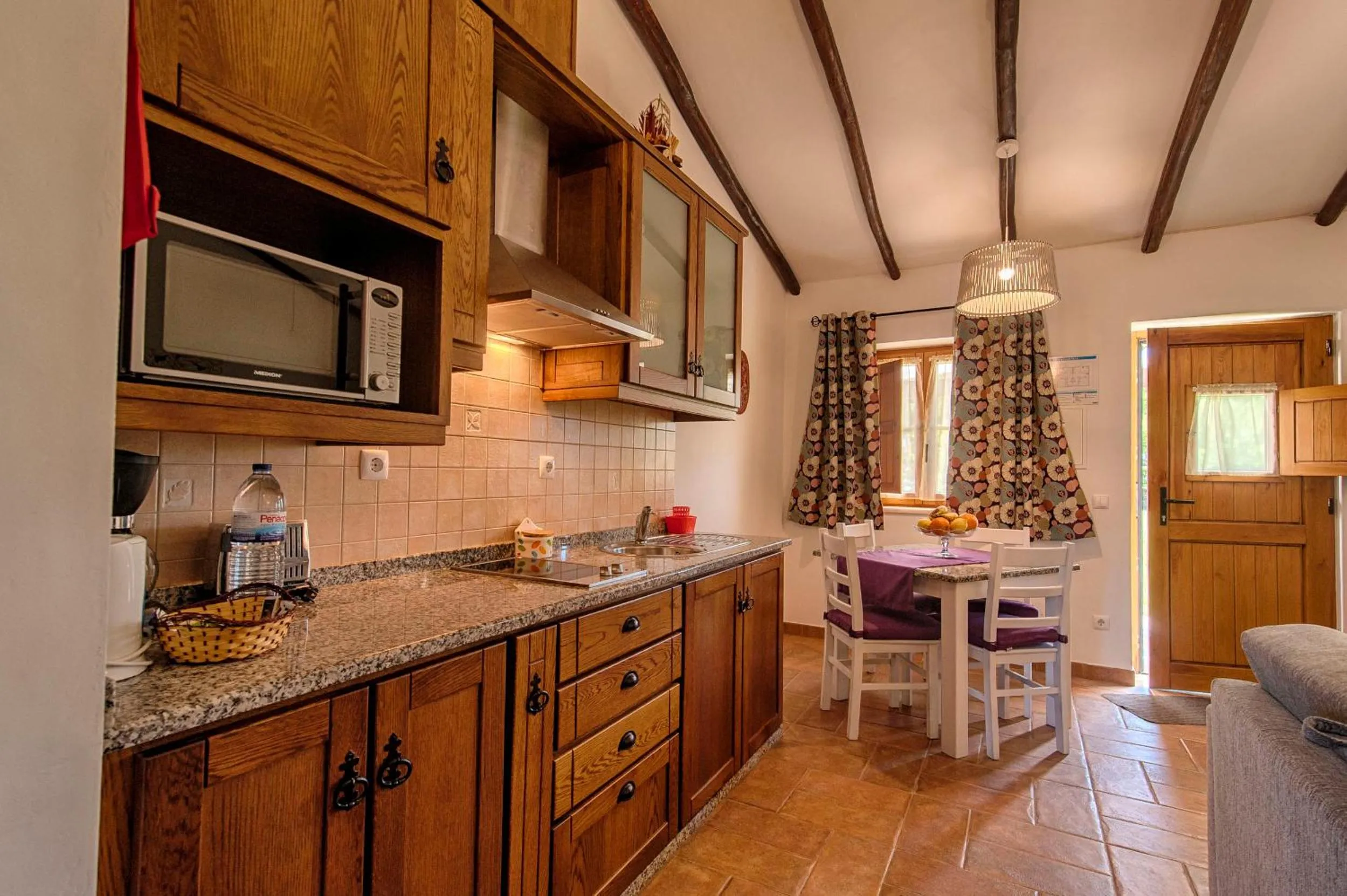 Photo of the whole room in Monte Da Galrixa