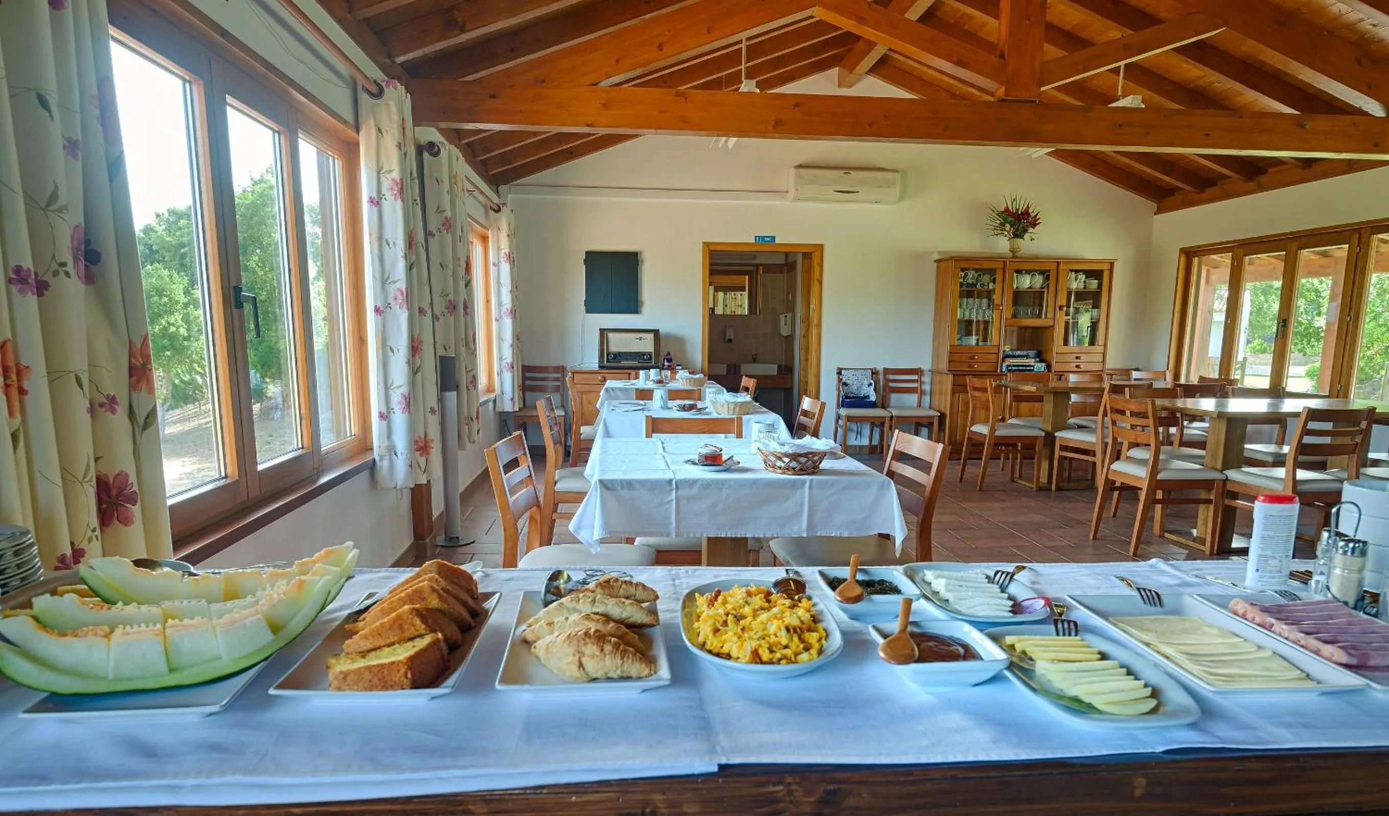 Continental breakfast in Monte Da Galrixa