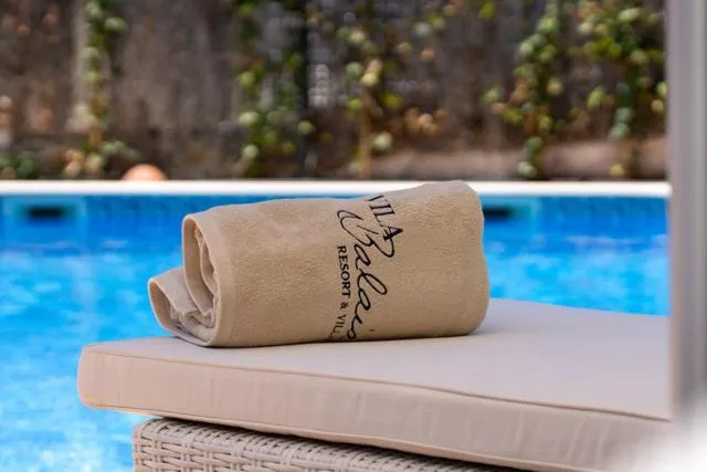 Swimming pool in Vila Balaia - Luxury Boutique Villas