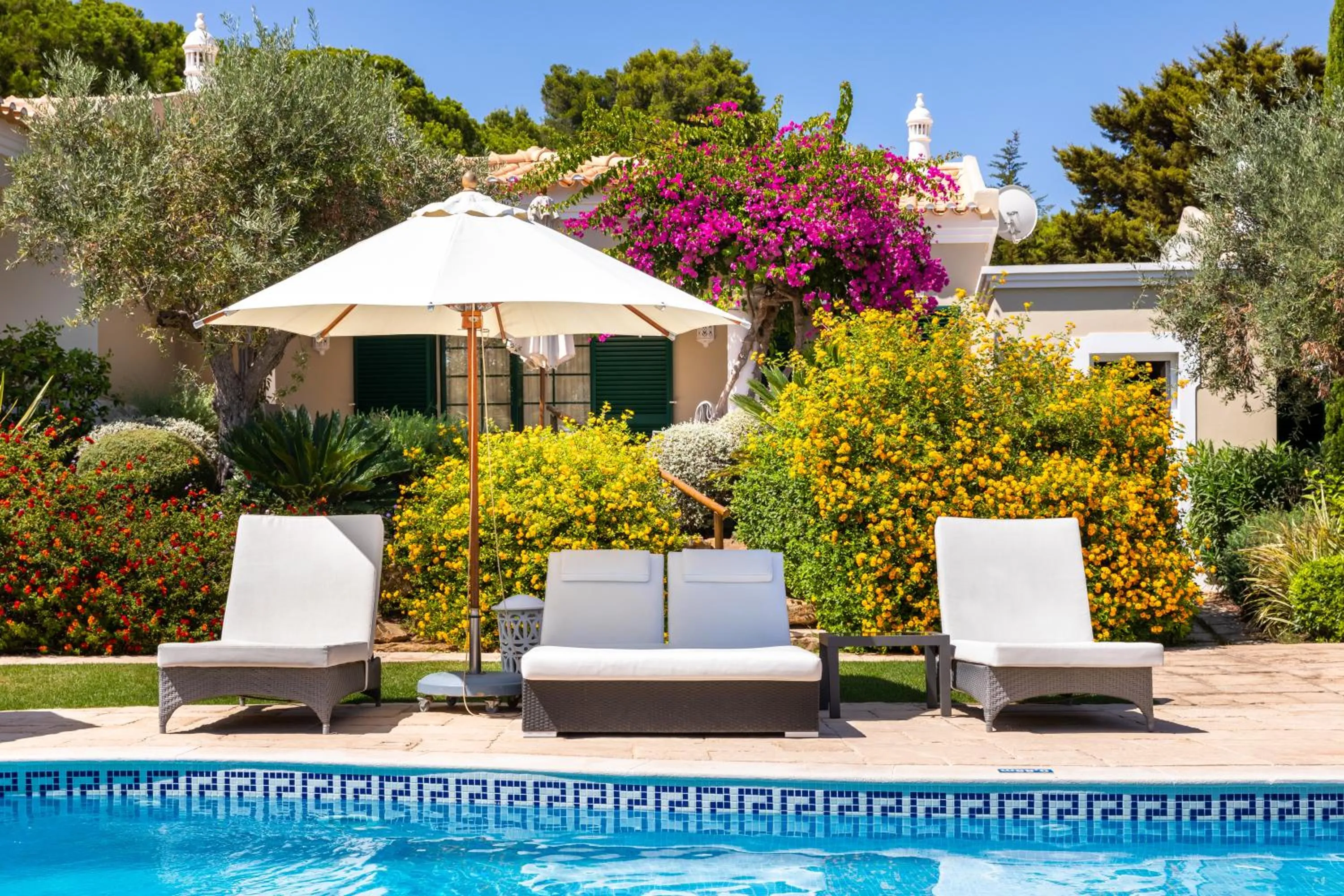 Swimming pool in Vila Balaia - Luxury Boutique Villas