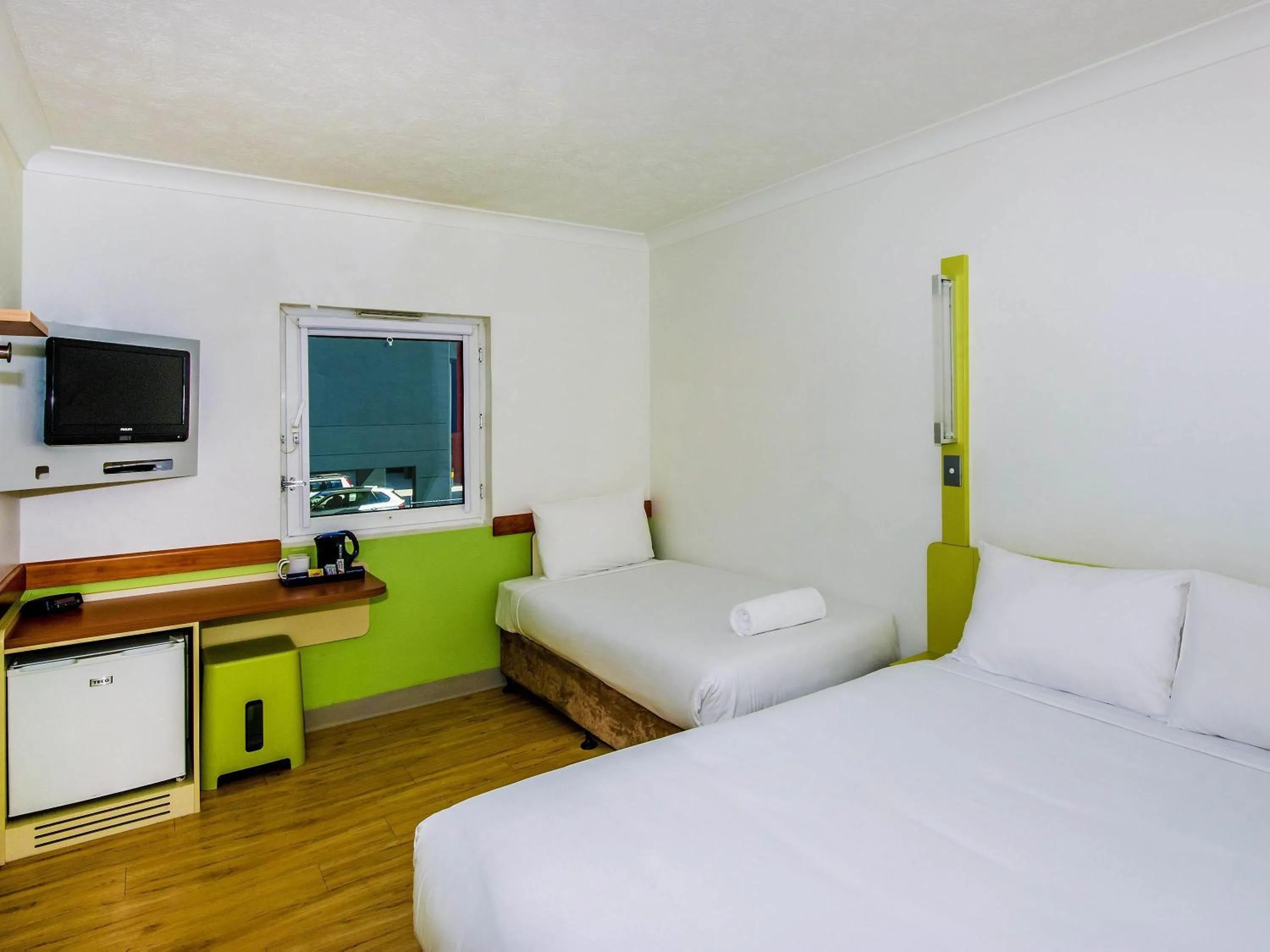 Bedroom, Bed in ibis Budget Brisbane Airport