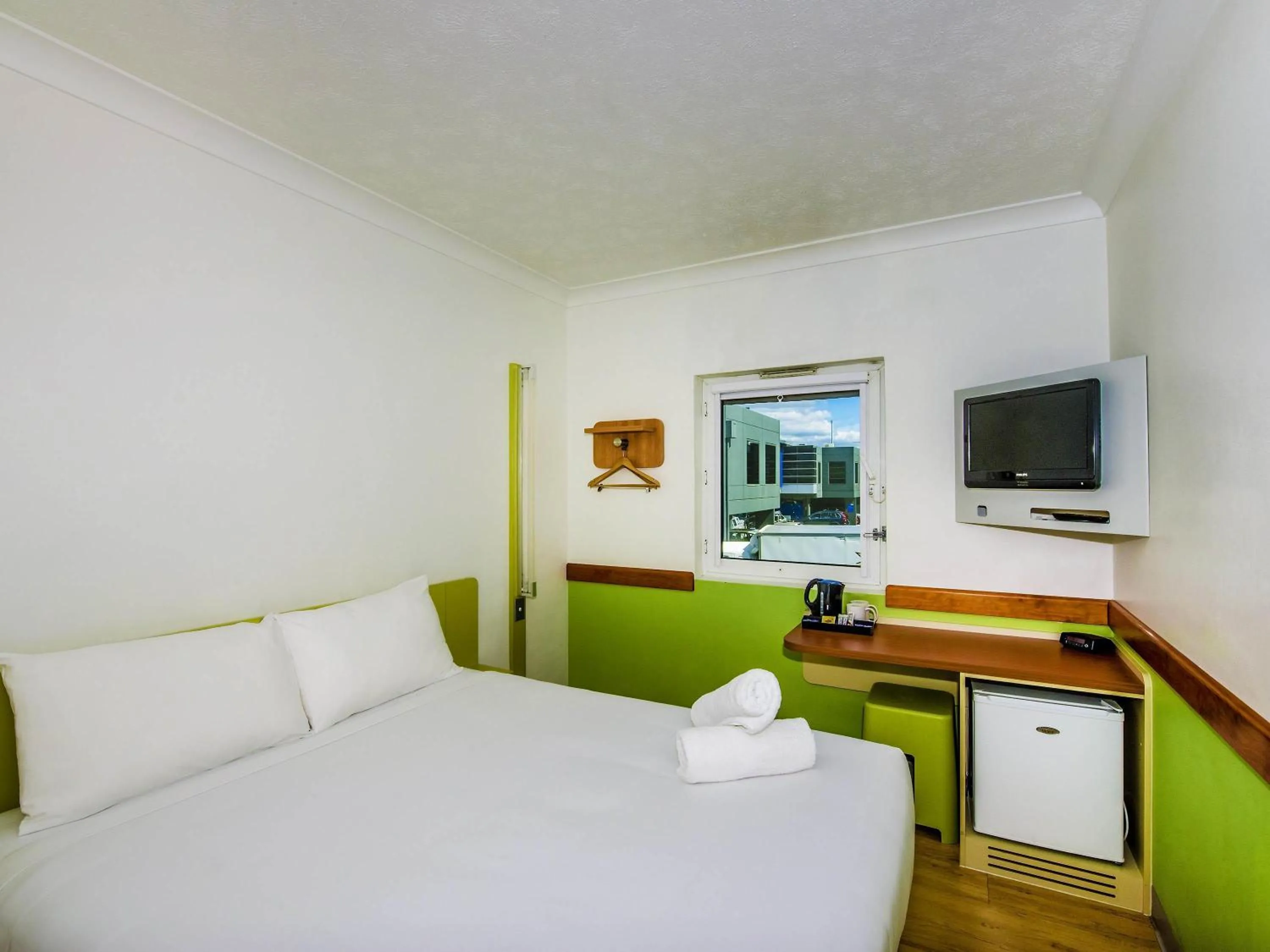 Bedroom, Bed in ibis Budget Brisbane Airport
