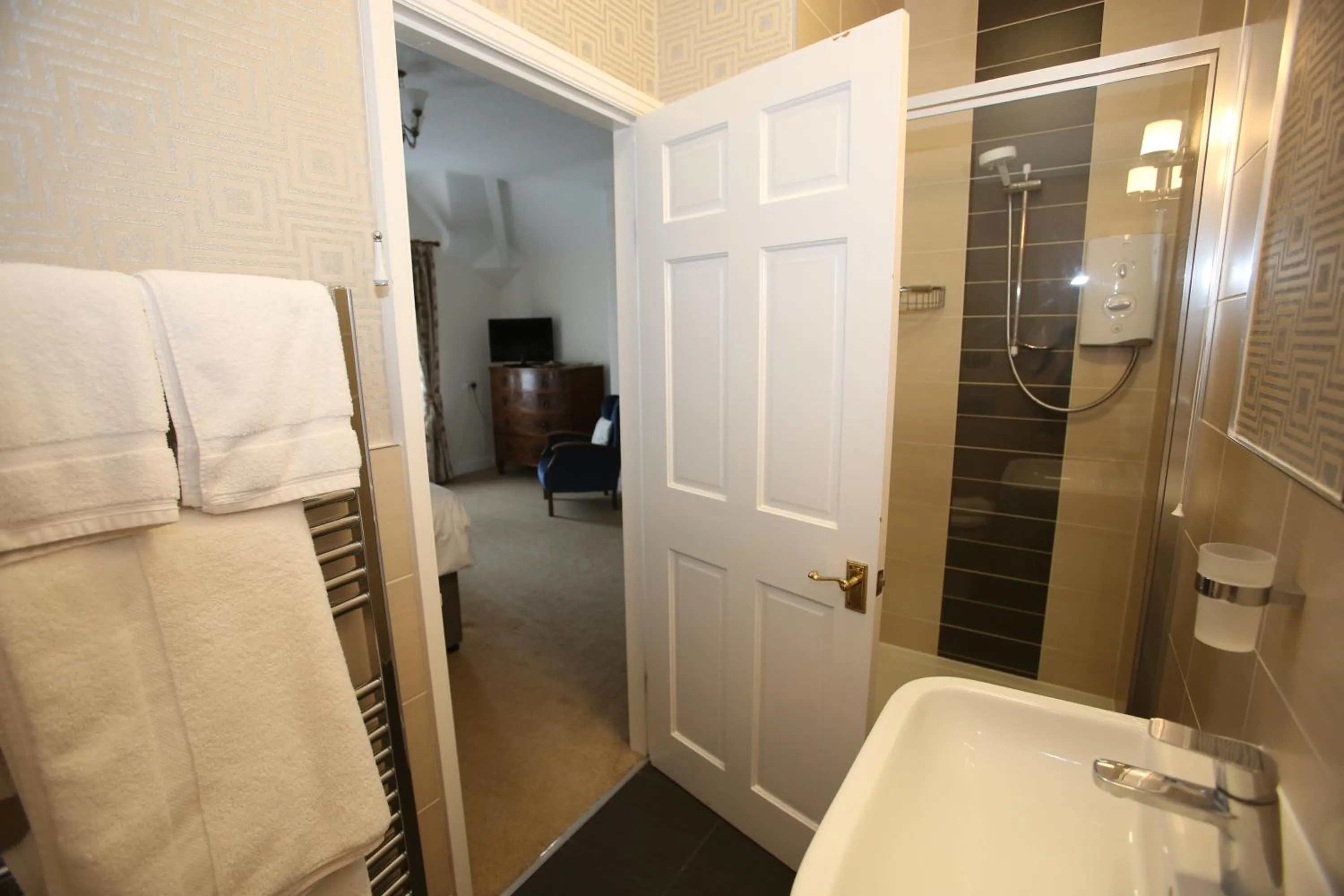 Bathroom in The Cordelia