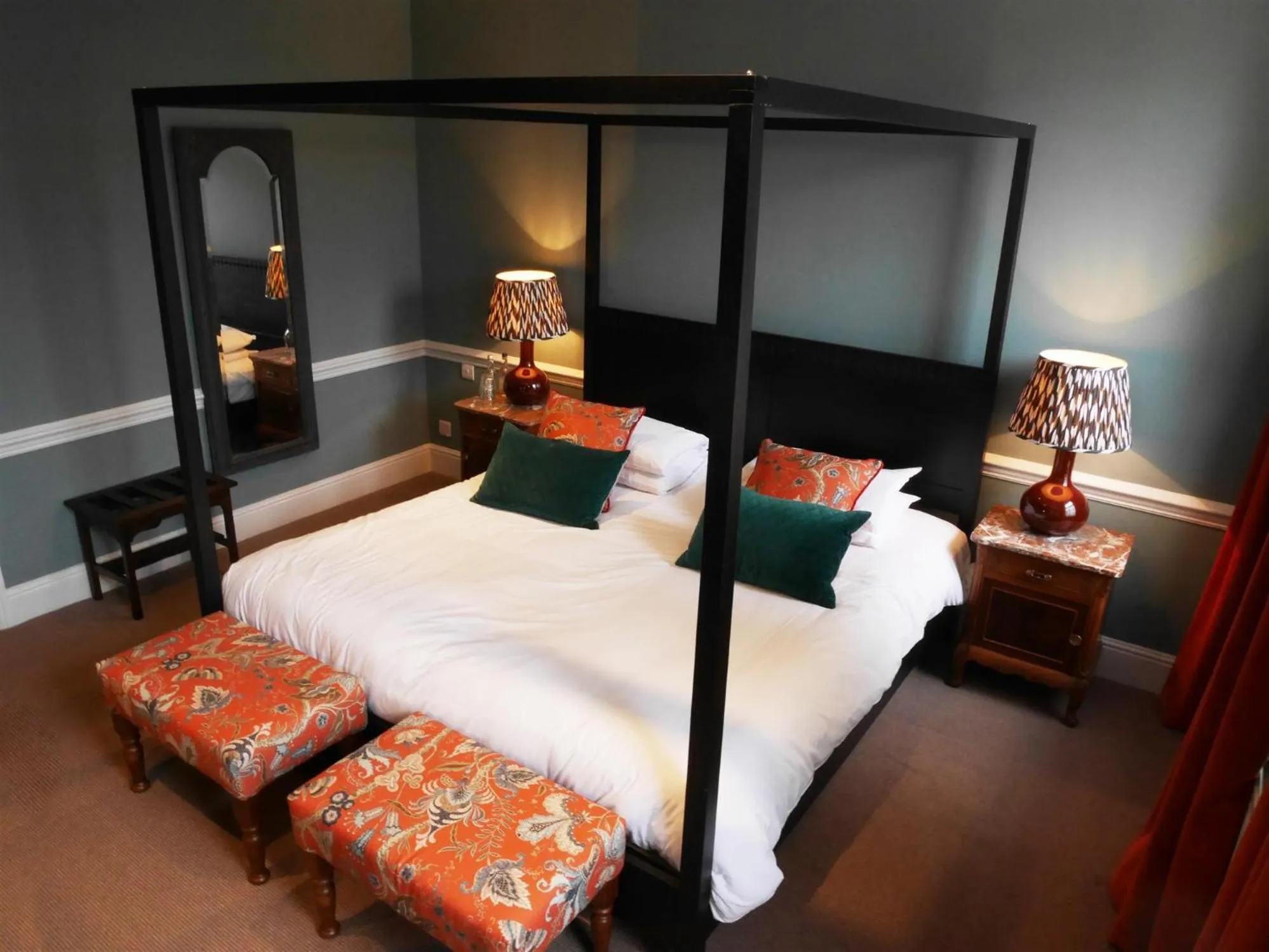 Bedroom, Bed in The Fleece