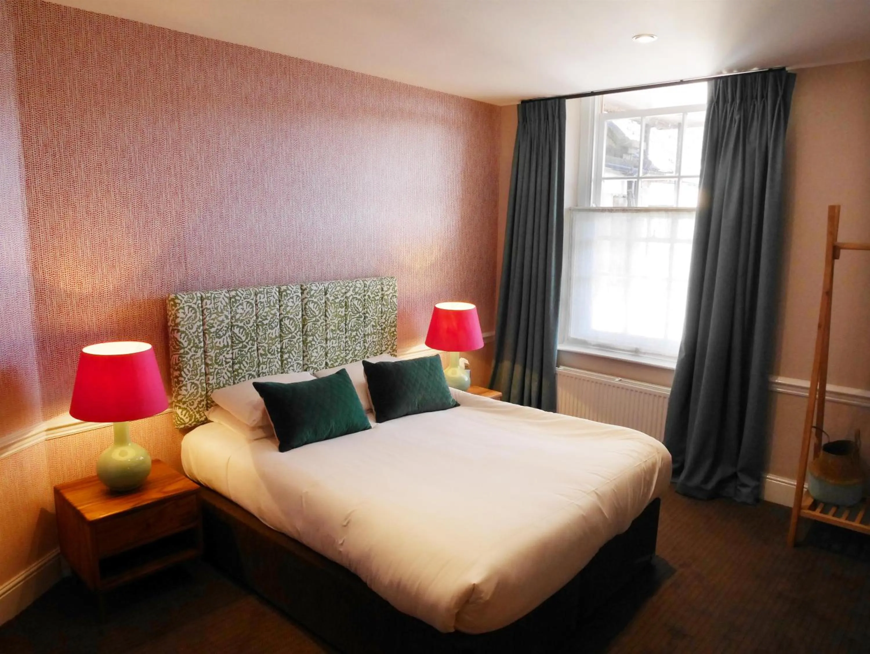 Bedroom, Bed in The Fleece