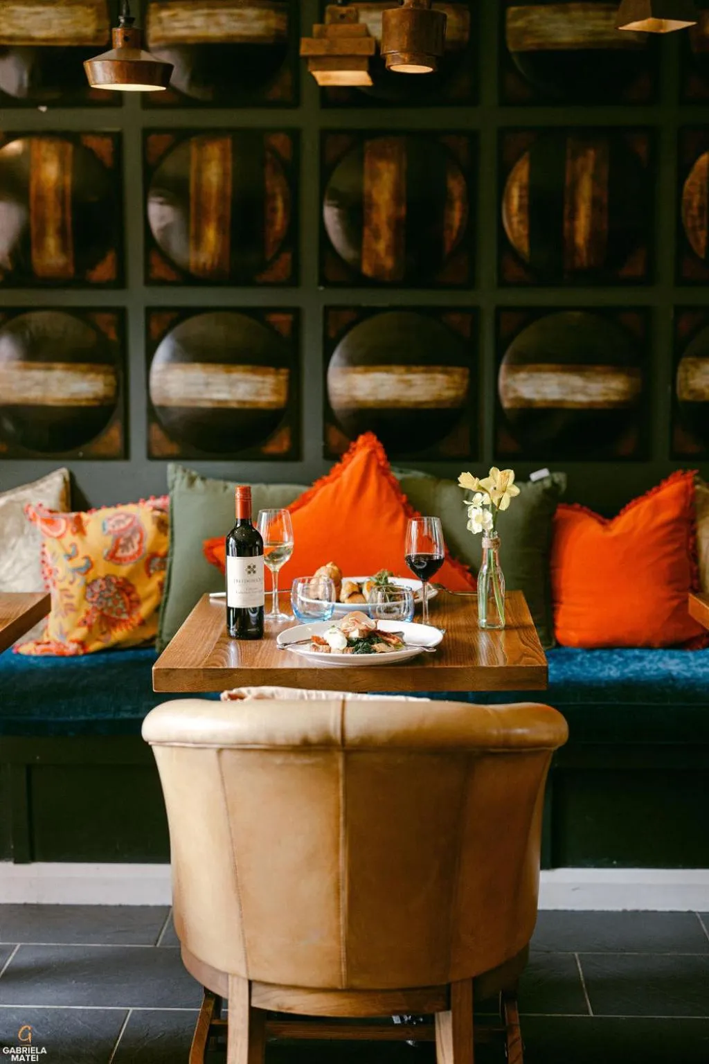 Restaurant/places to eat in Crouchers Hotel