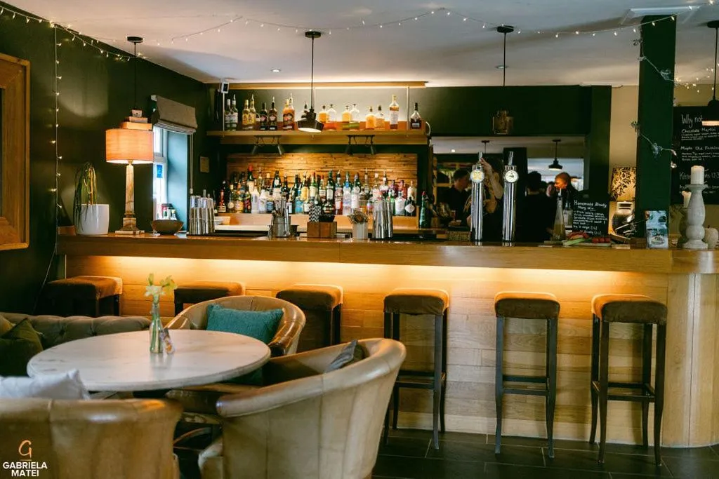 Restaurant/places to eat in Crouchers Hotel