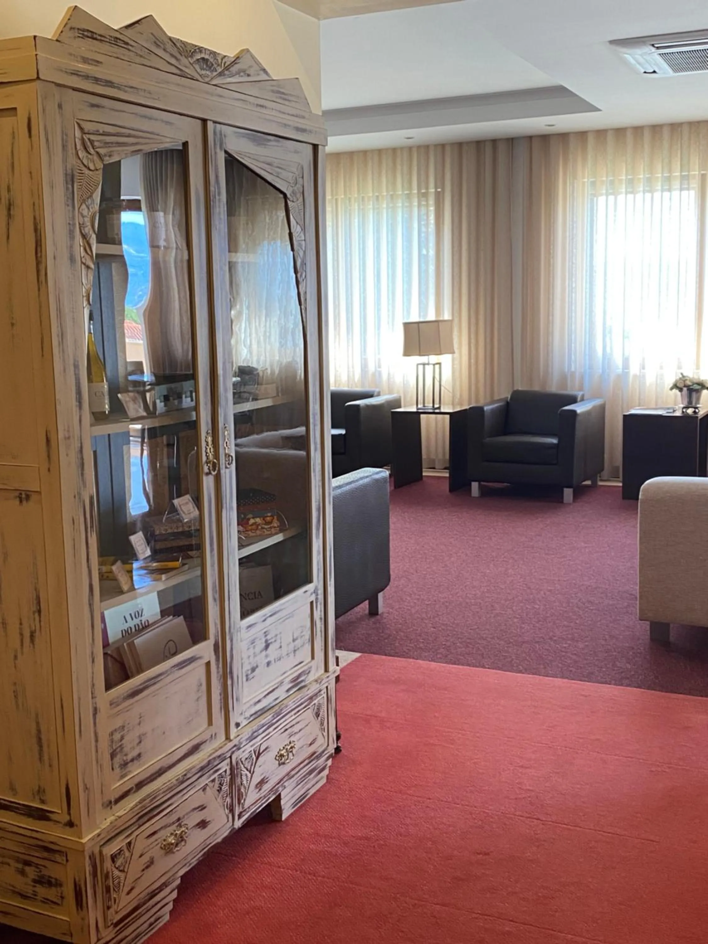 Communal lounge/ TV room in Hotel SJ