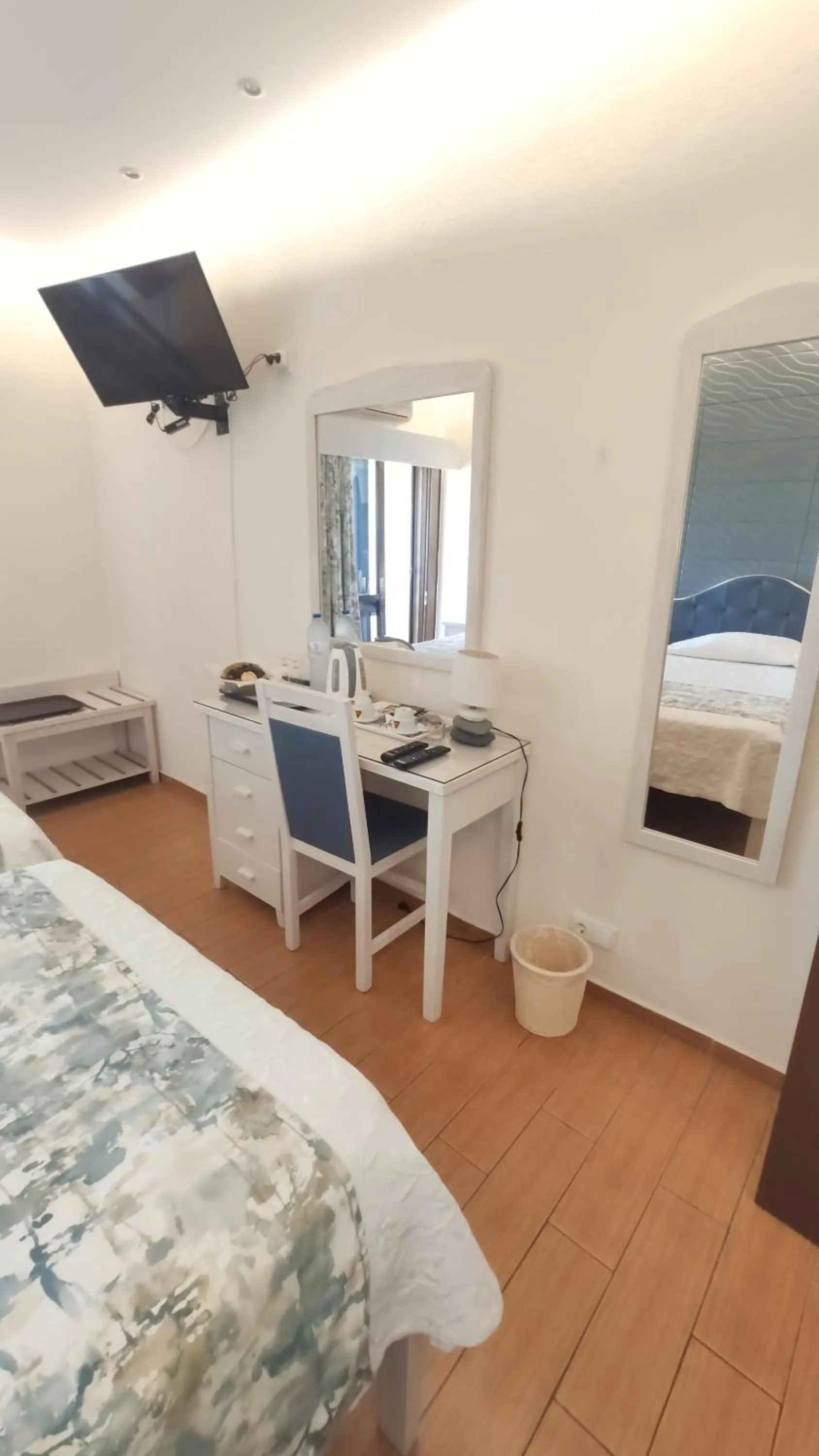 Bedroom, Bed in Aeromar Beach Hotel