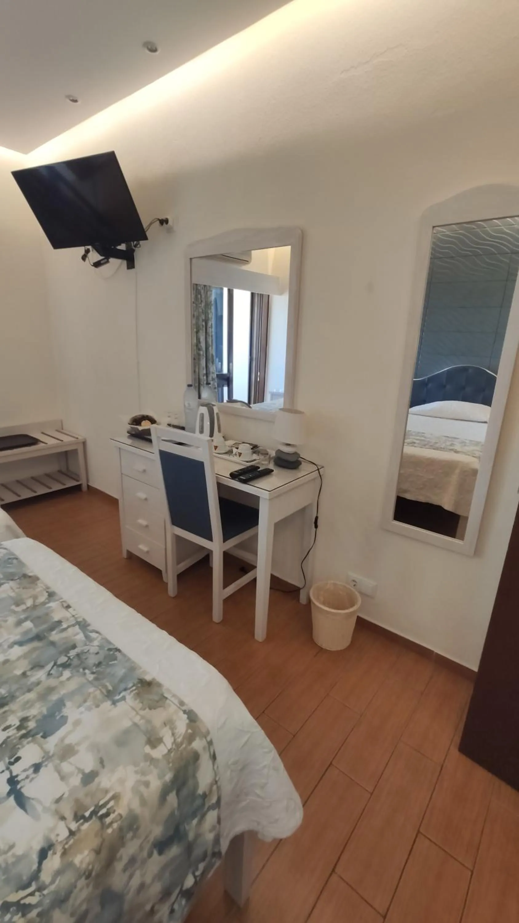 Bedroom, Bed in Aeromar Beach Hotel