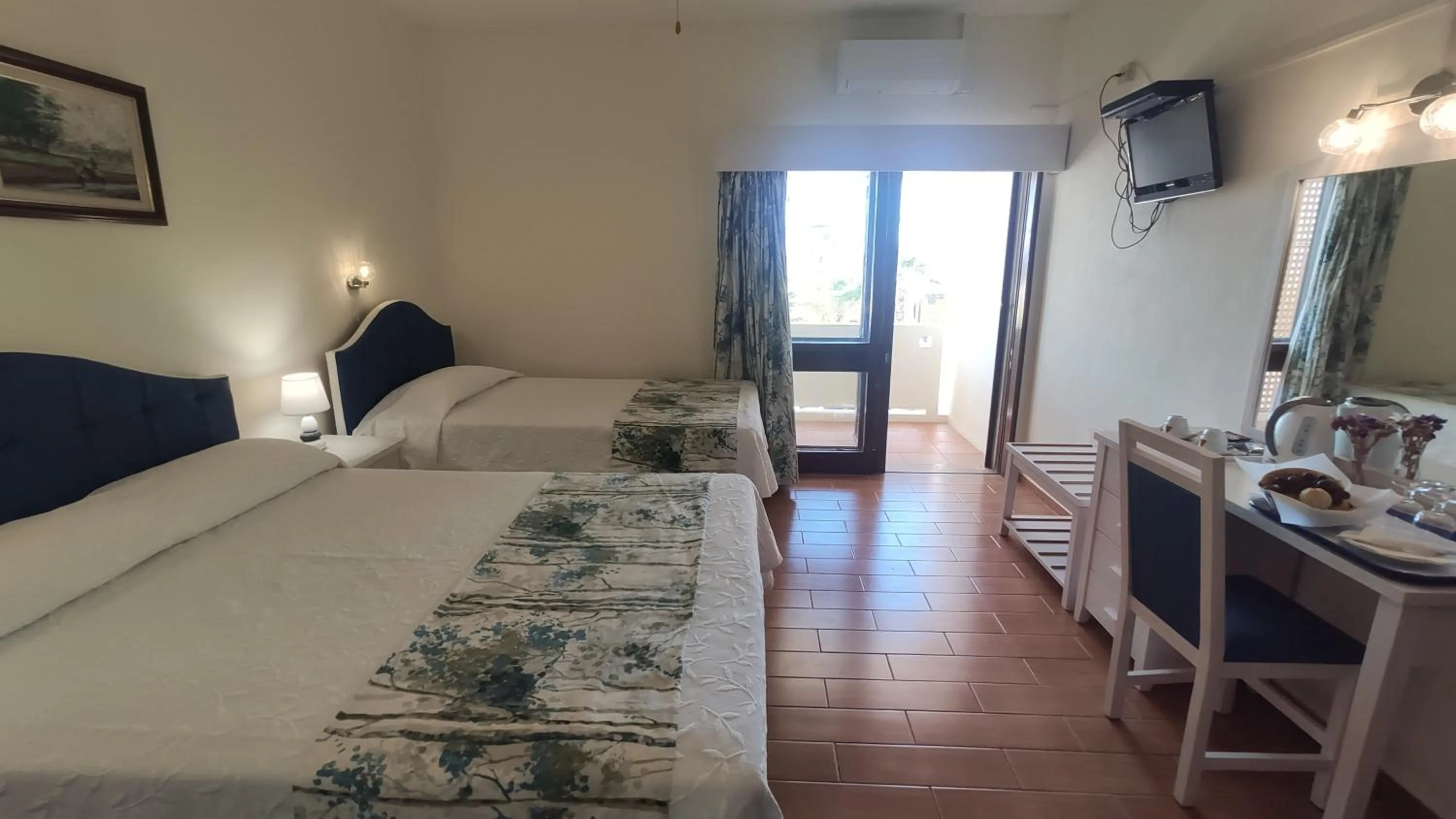 Bedroom, Bed in Aeromar Beach Hotel