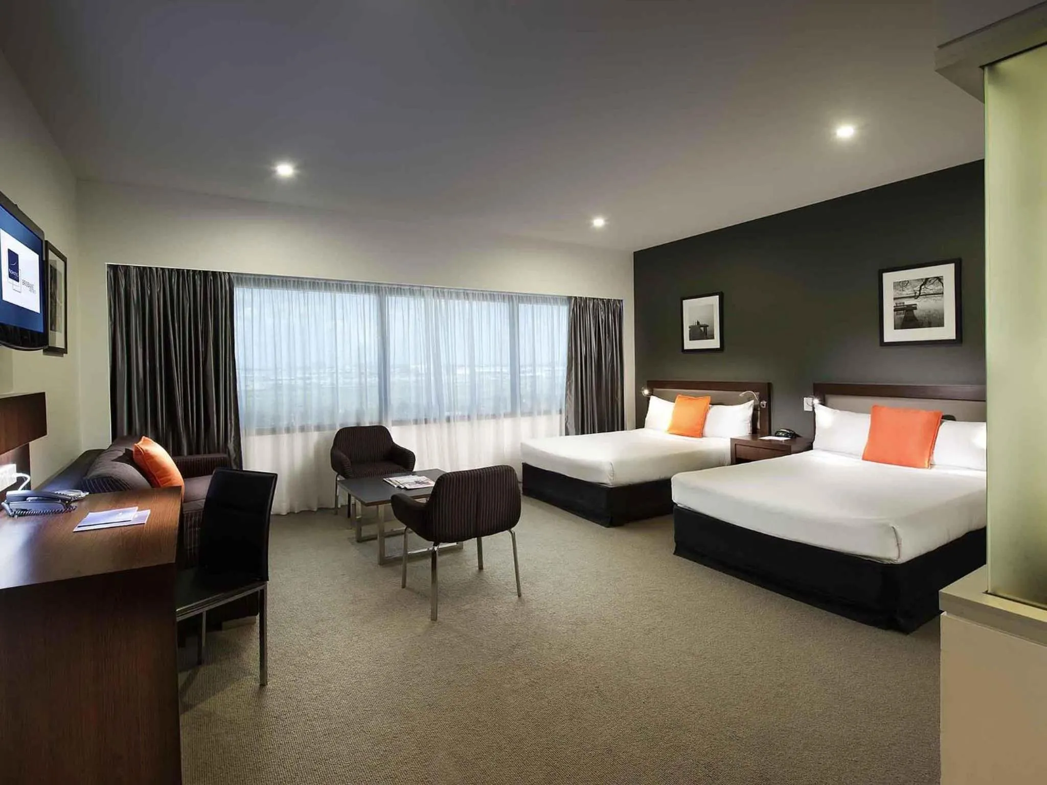 Bedroom, Bed in Novotel Brisbane Airport