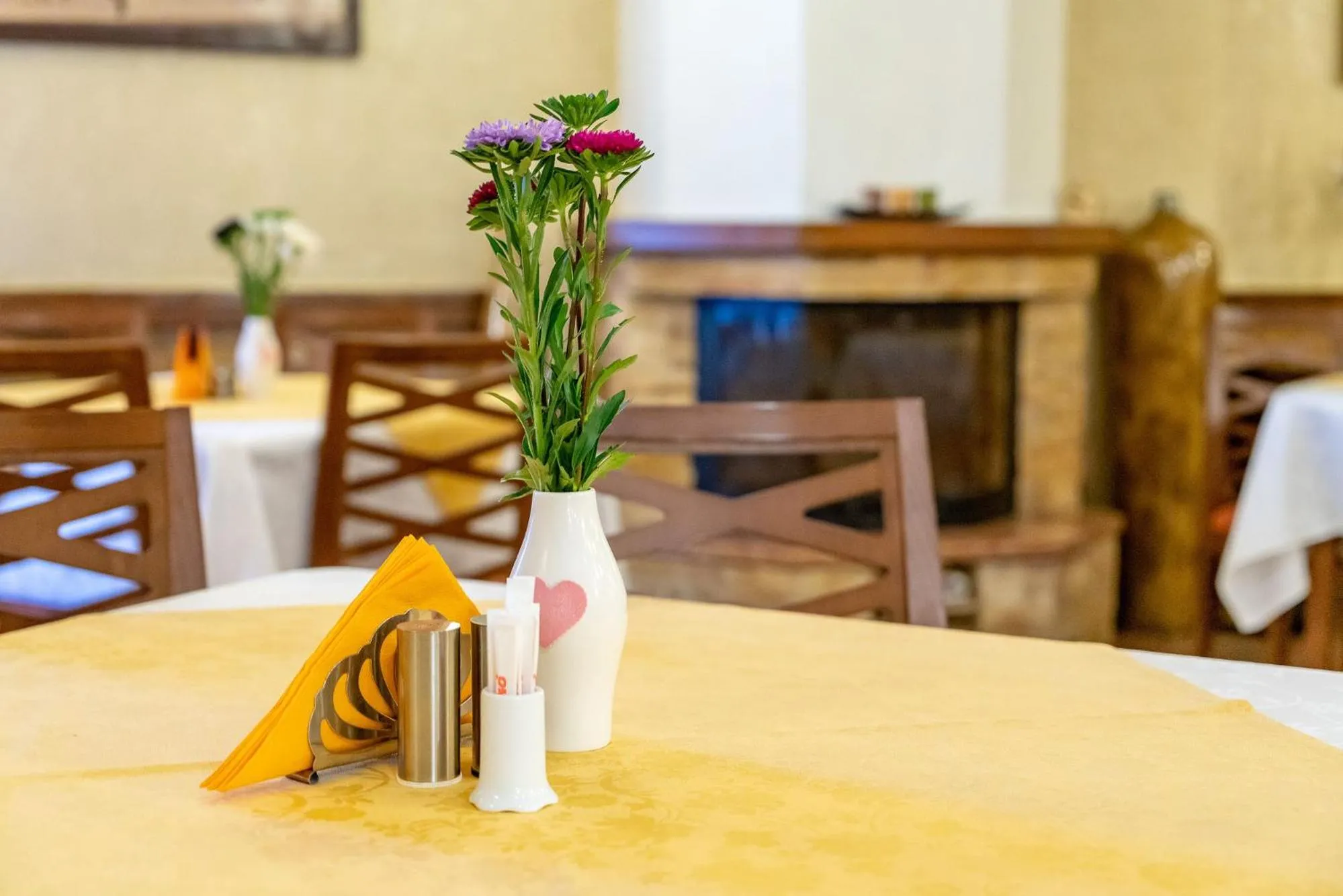 Restaurant/places to eat in Casa Freya