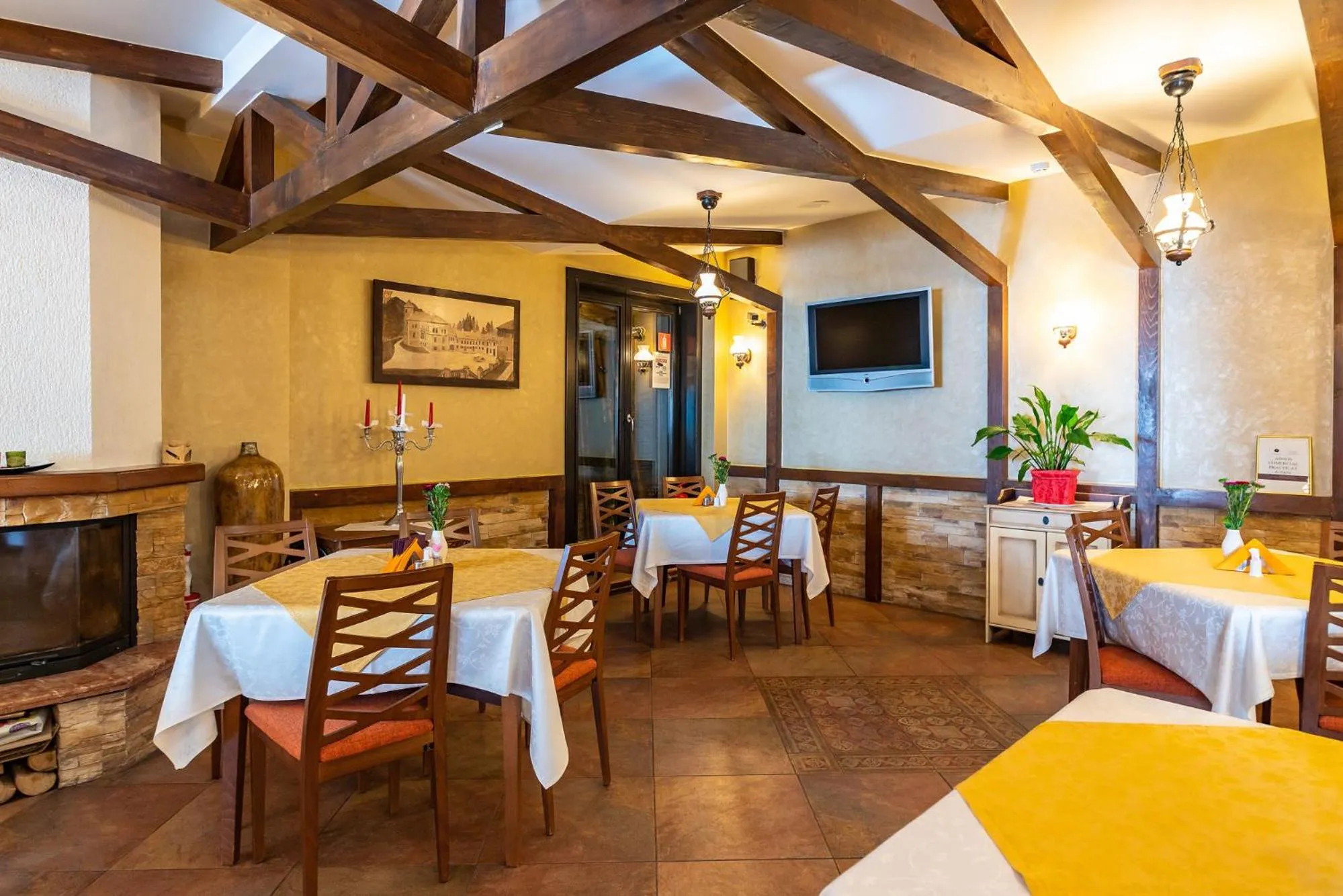 Restaurant/places to eat in Casa Freya