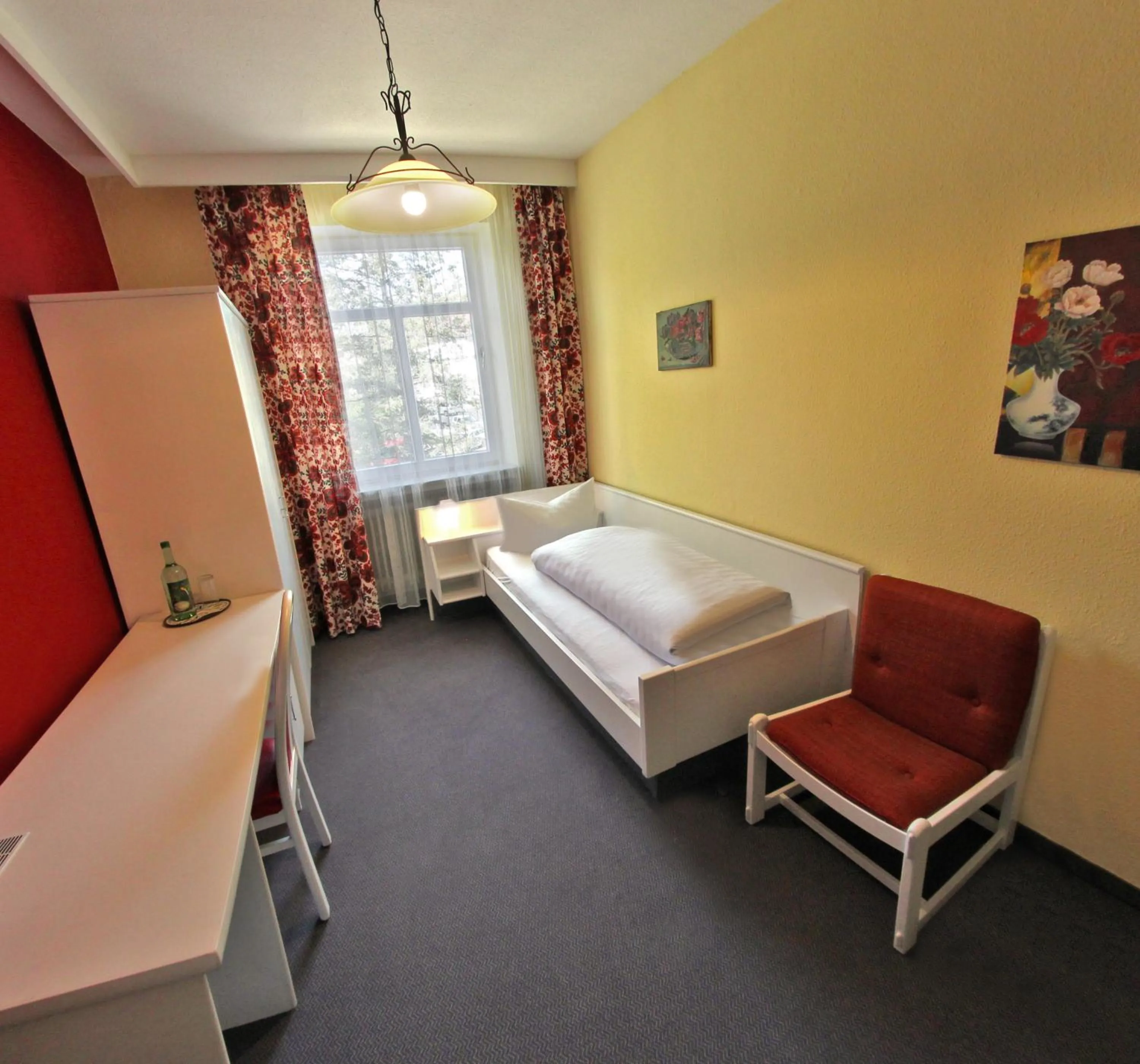 Bedroom, Bed in Gesundheitshotel Rössle