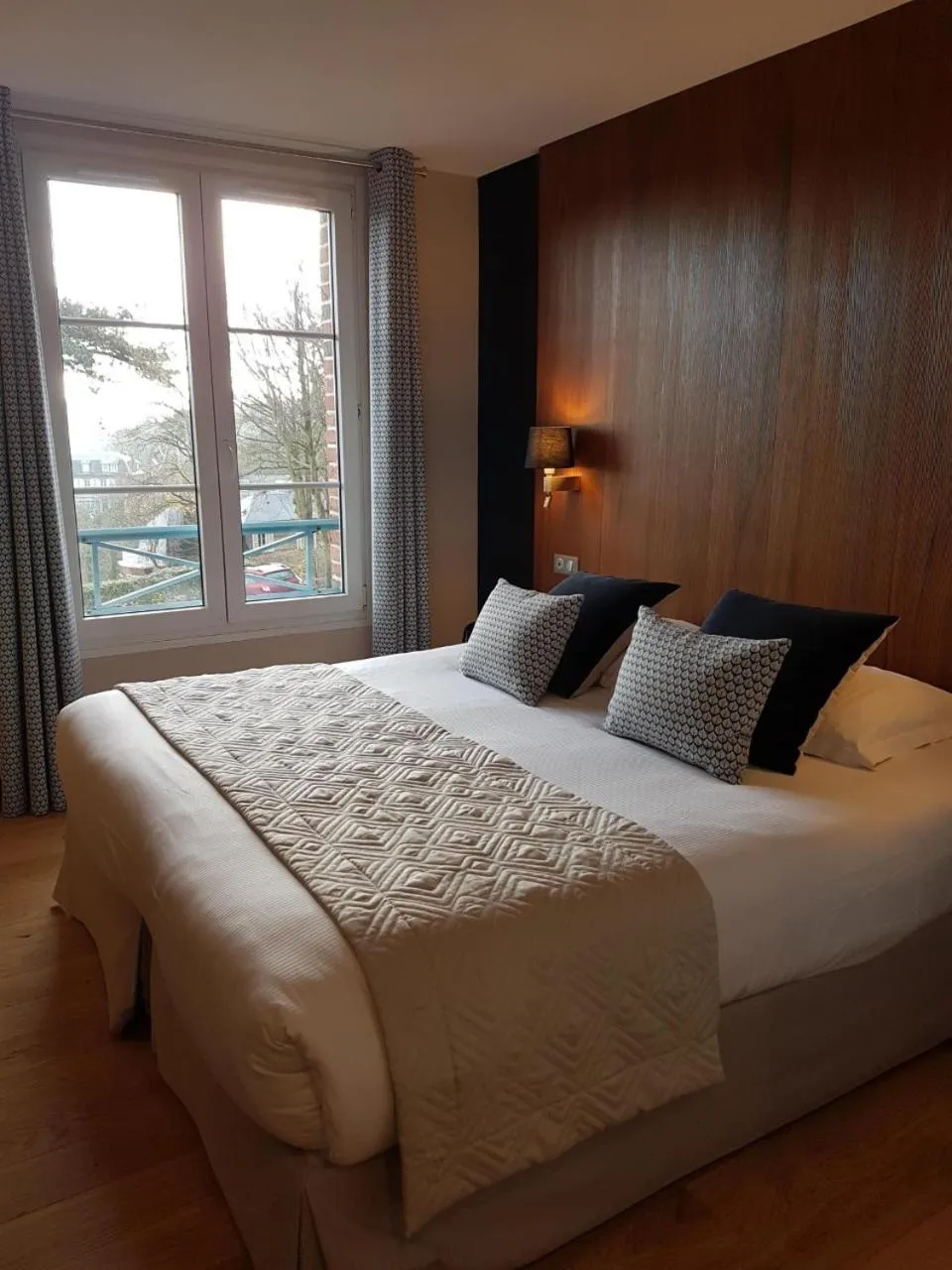 Photo of the whole room, Bed in Dormy House