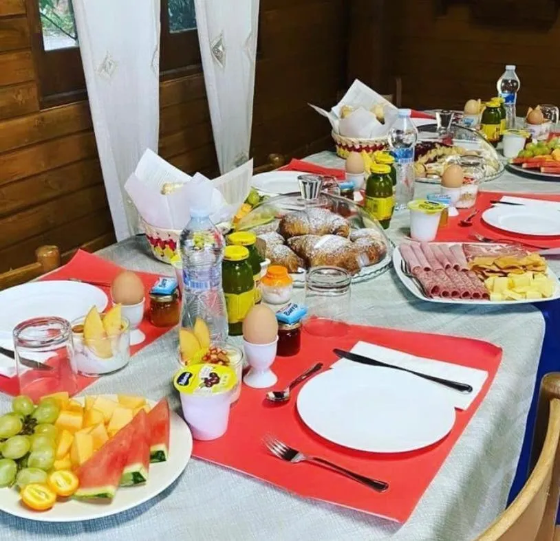 Food and drinks in B&B Il Girasole