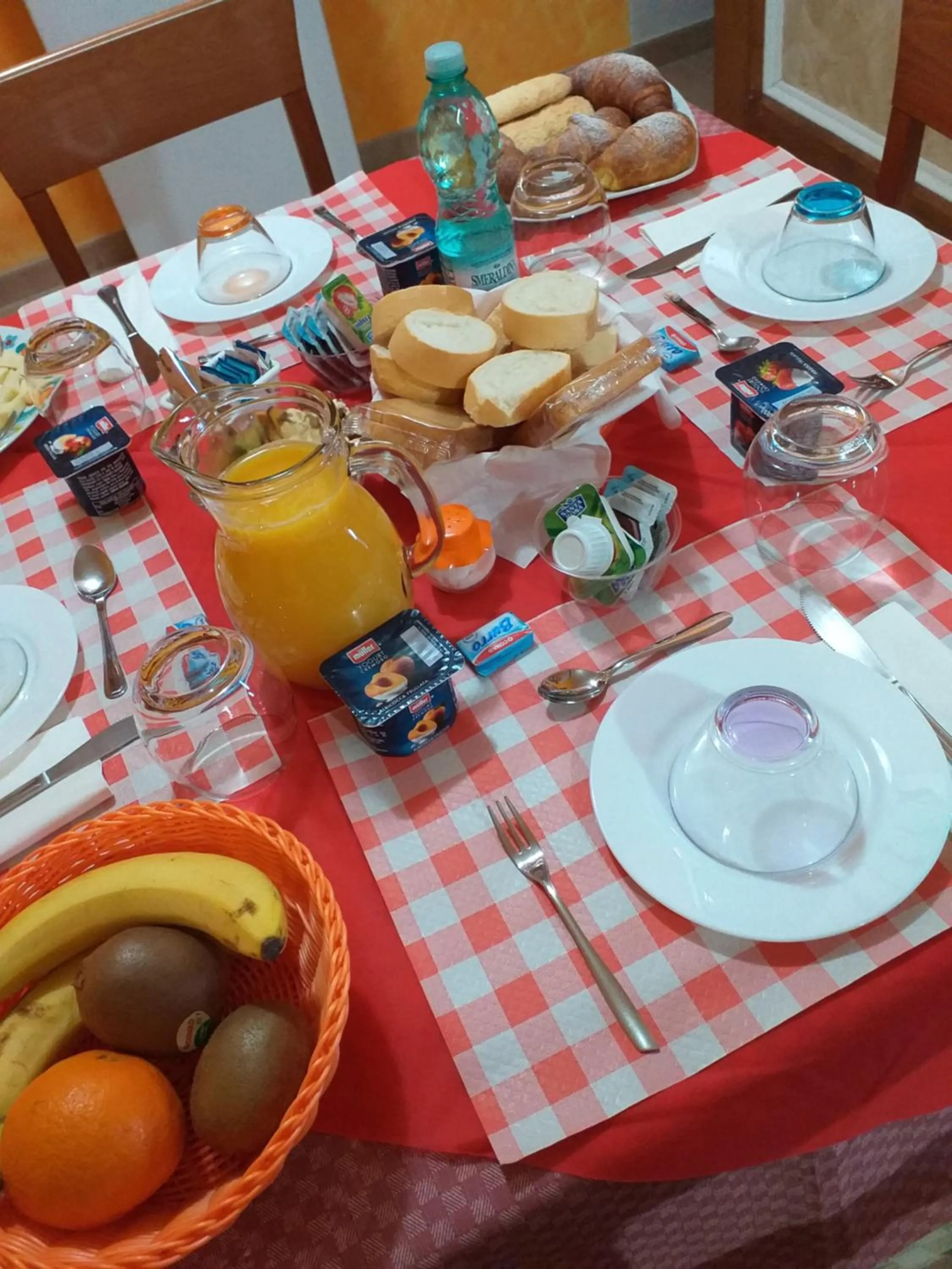 Food and drinks in B&B Il Girasole