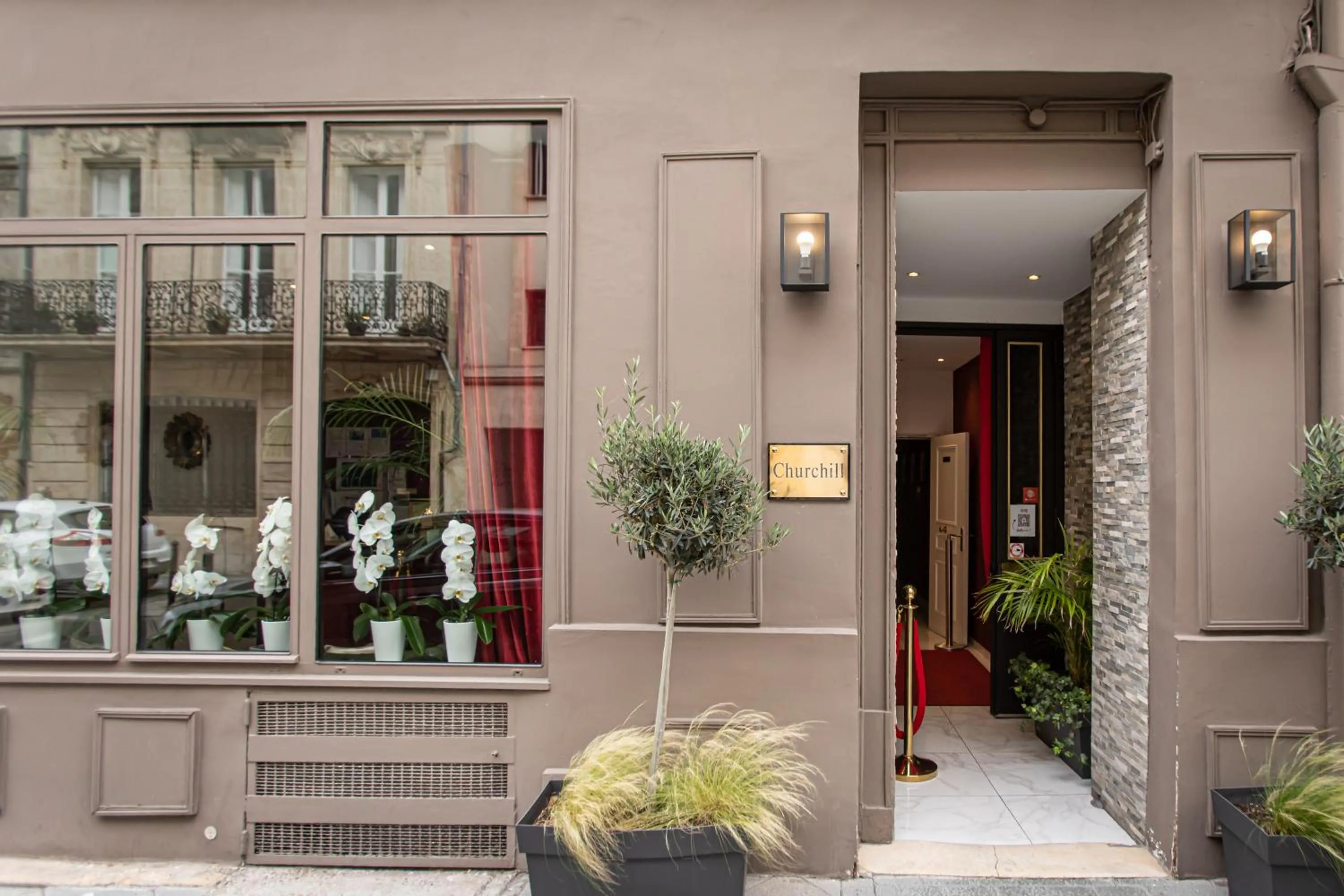 Property building in Hôtel Churchill Bordeaux Centre