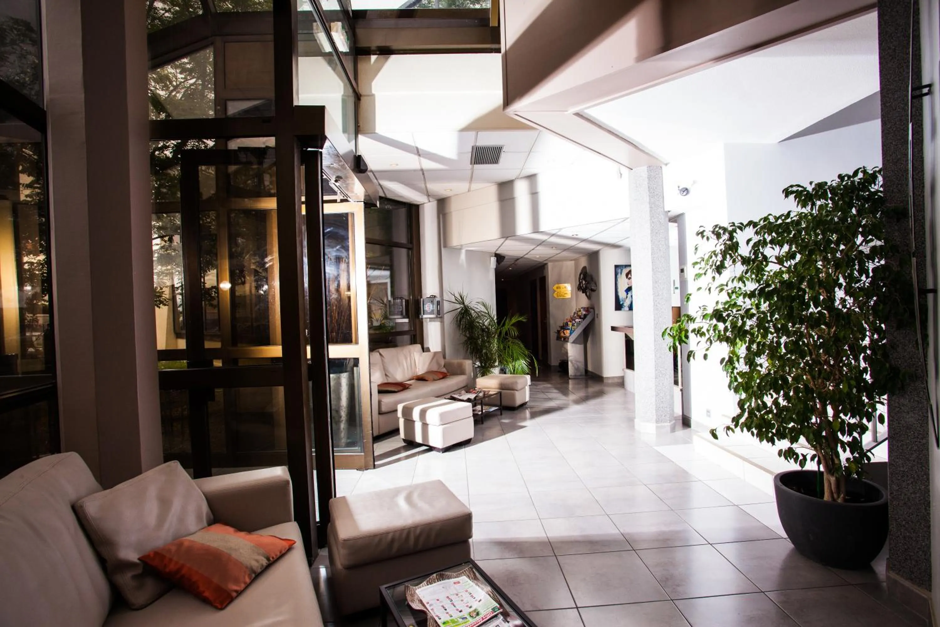 Lobby or reception in Aeroport Hotel - Parc Expo